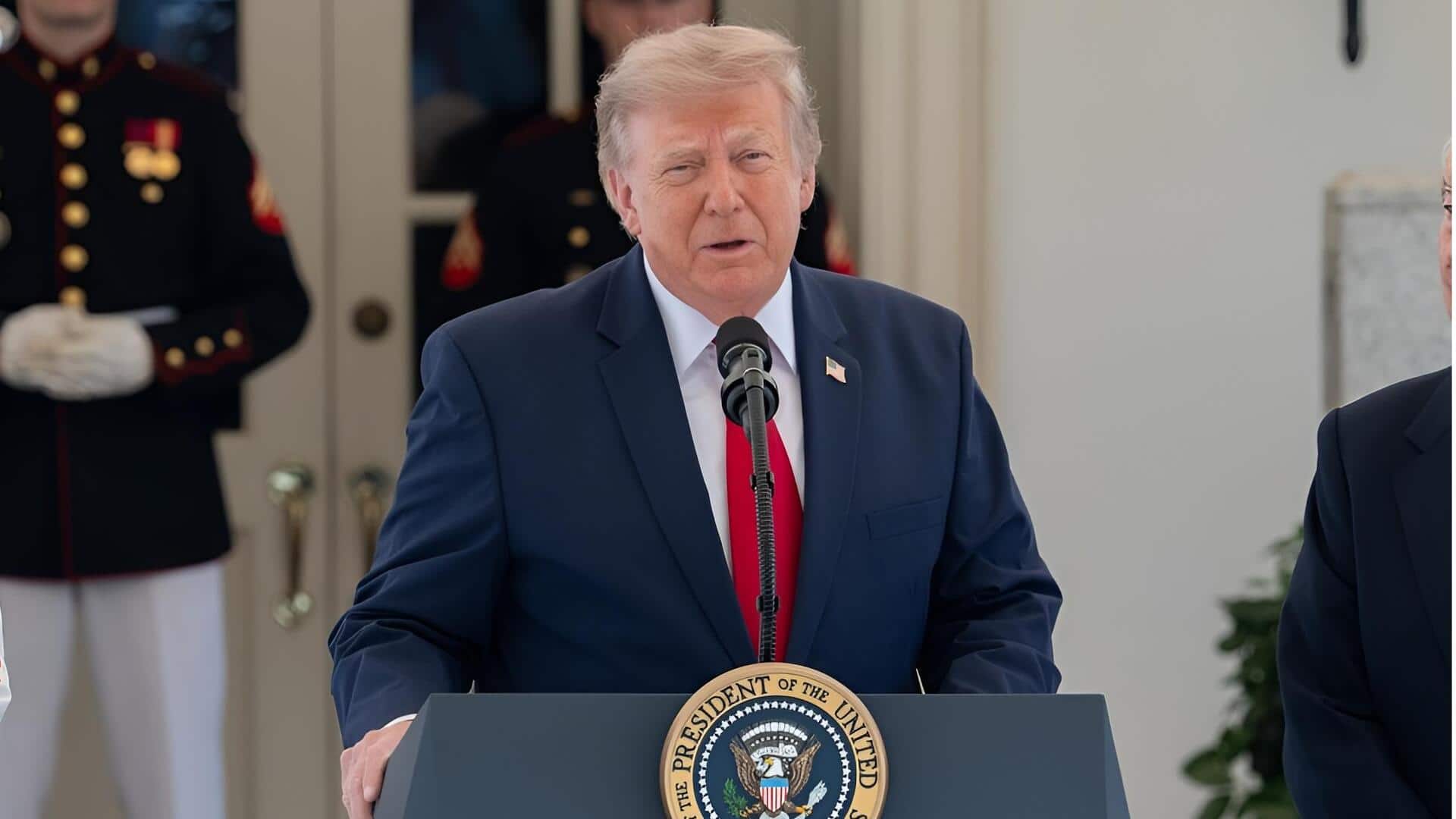 Trump: ట్రంప్‌తో ఫొటో దిగే ఛాన్స్.. ధర తెలిస్తే షాక్ అవ్వాల్సిందే
