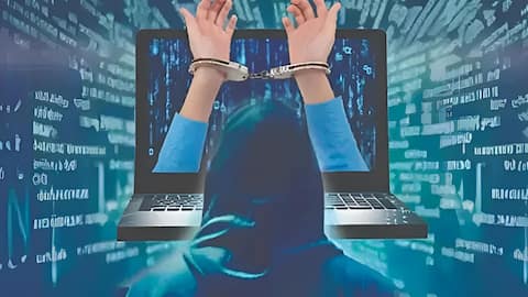 Cyber ​​scammers: సైబర్‌ మాయగాళ్ల వలలో వృద్ధ దంపతులు.. రూ.15 కోట్లు మాయం