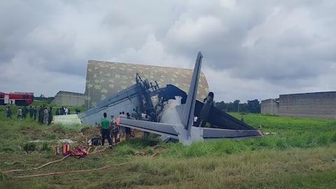 Crashed plane: అస్సాంలో భారీ ప్రమాదం.. టేకాఫ్‌ తర్వాత కుప్పకూలిన విమానం