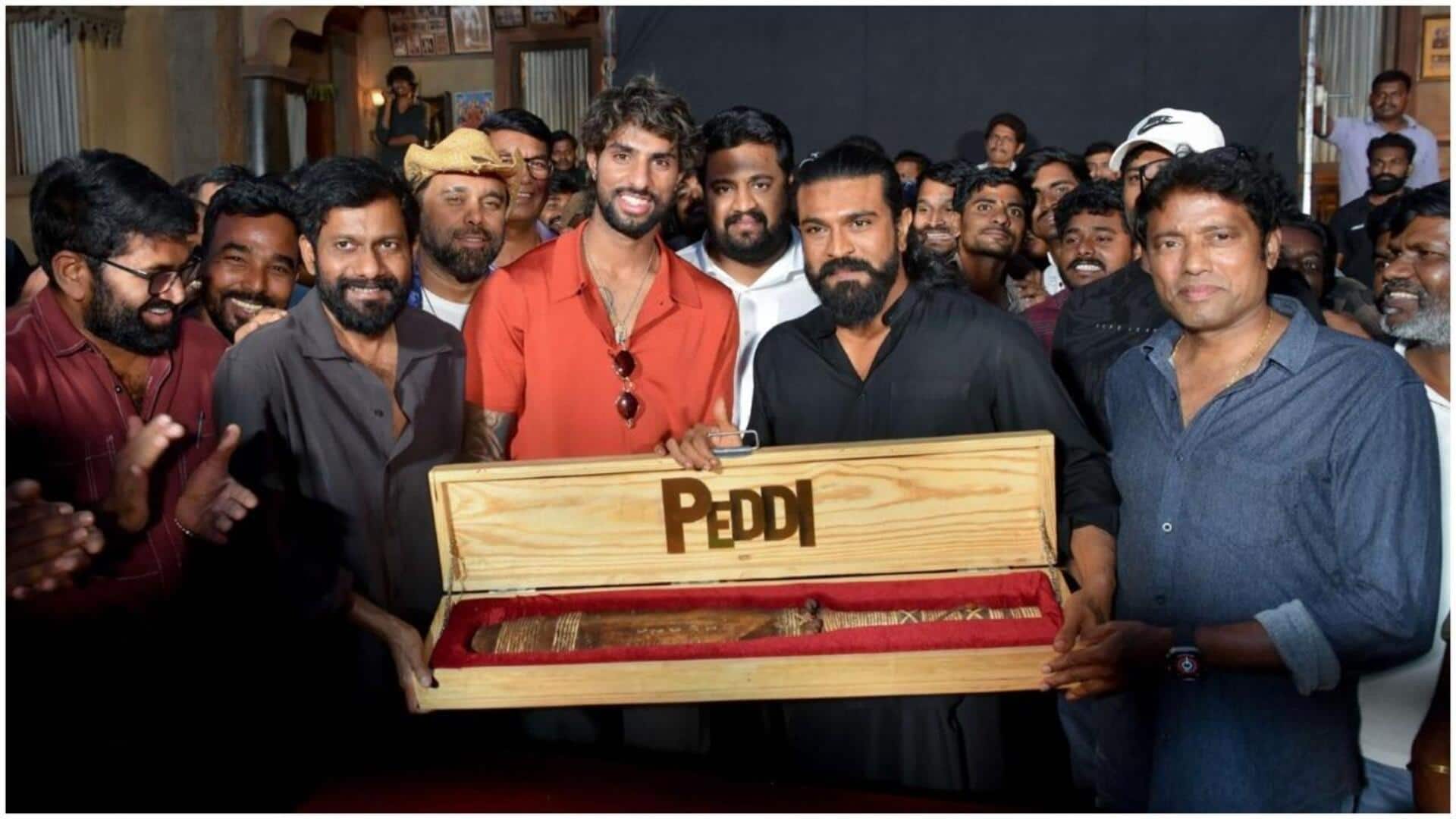 Peddi Movie: 'పెద్ది' విజయోత్సవం.. వారికి ప్రత్యేక కానుకలు అందించిన రామ్ చరణ్