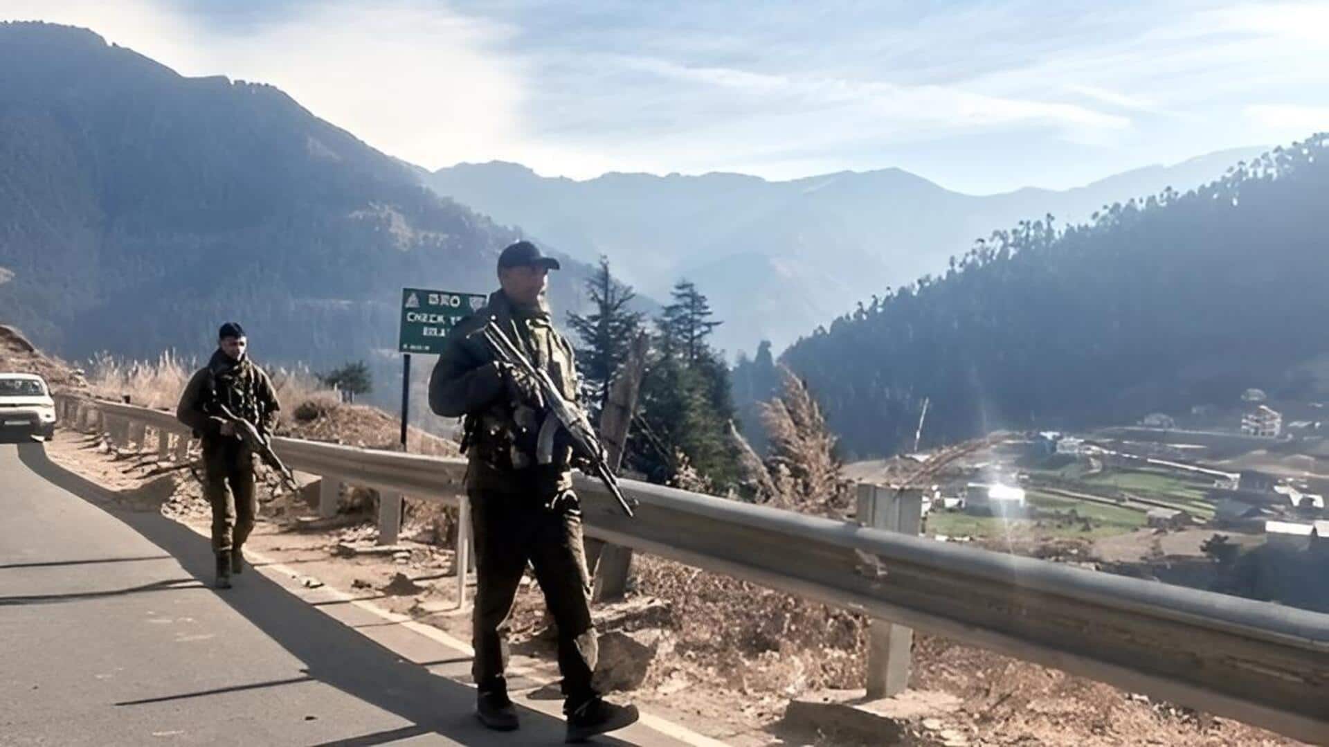 J&K: అదుపుతప్పి లోయలో పడ్డ ఆర్మీ వాహనం...10 మంది జవాన్లు మృతి