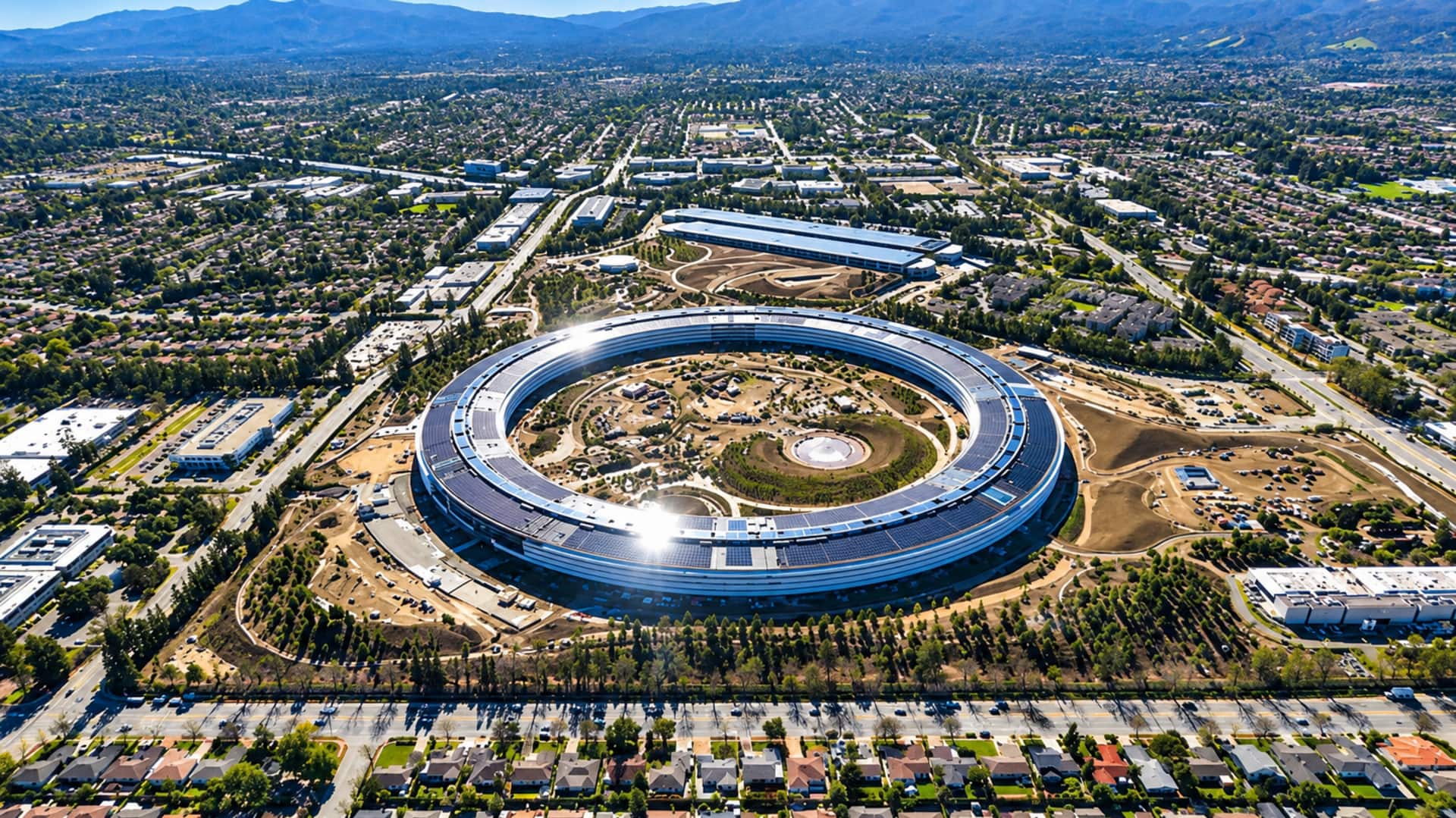 Silicon Valley Whisper Network: సిలికాన్ వ్యాలీలో 'విస్పర్ నెట్‌వర్క్'.. 100 మందికిపైగా పేర్లతో రహస్య జాబితా