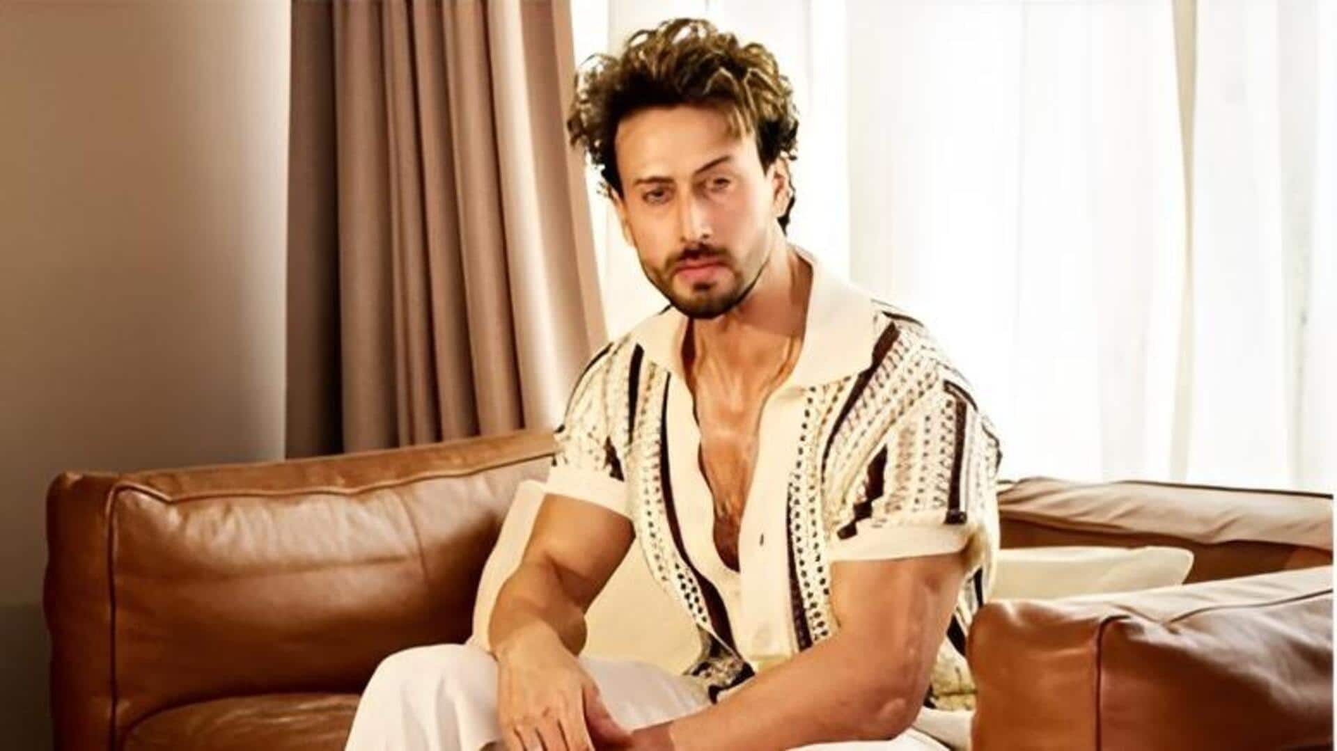 Tiger Shroff: బాలీవుడ్ హీరో టైగర్ ష్రాఫ్ కారుపై కాల్పులు జరిపిన దుండగులు