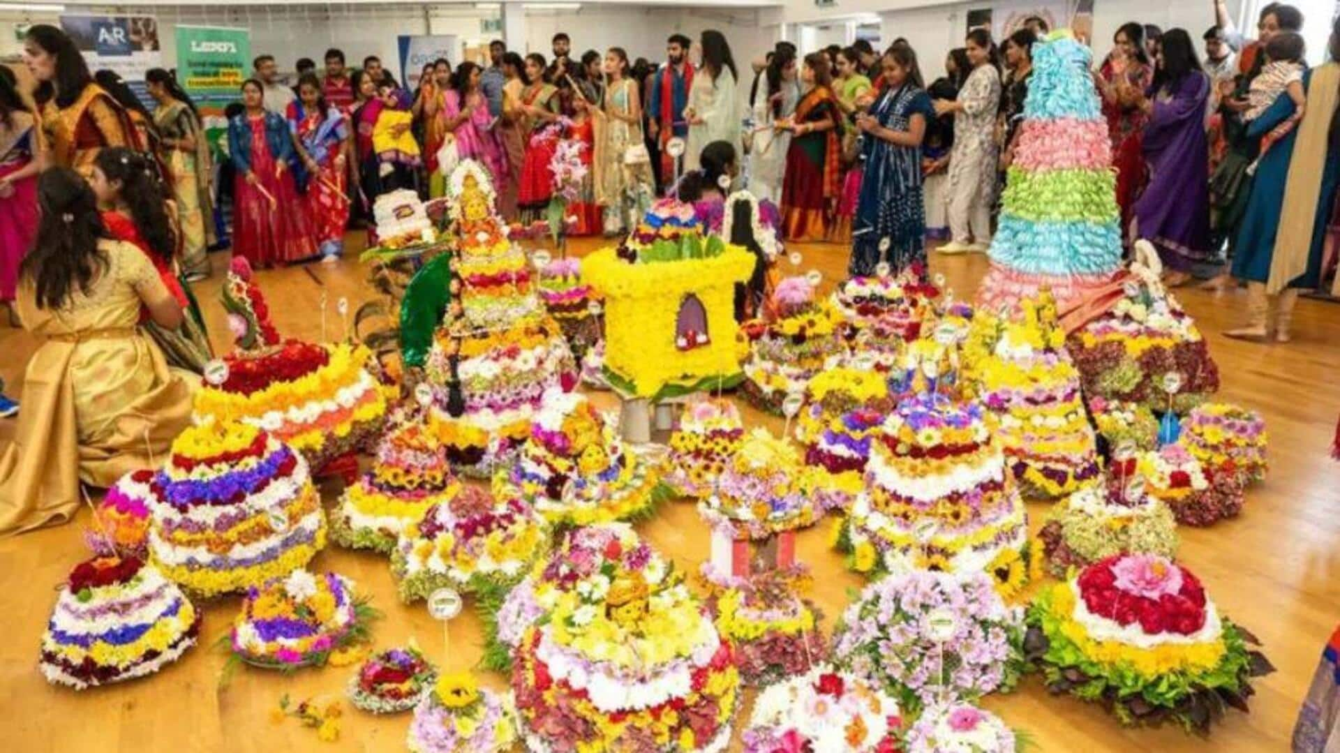 Bathukamma festivals: లండన్‌లో చేనేత బతుకమ్మ.. వైభవంగా దసరా ఉత్సవాలు