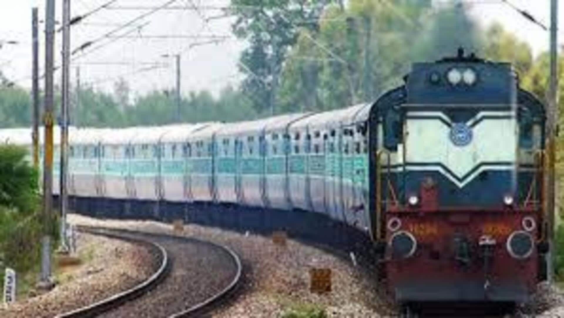 South Central Railway: దక్షిణ మధ్య రైల్వే పునర్విభజన ప్రక్రియలో కీలక అడుగులు.. రైల్వే బోర్డుకు చేరిన సమగ్ర ప్రాజెక్టు నివేదిక South Central Railway: దక్షిణ మధ్య రైల్వే పునర్విభజన ప్రక్రియలో కీలక అడుగులు.. రైల్వే బోర్డుకు చేరిన సమగ్ర ప్రాజెక్టు నివేదిక