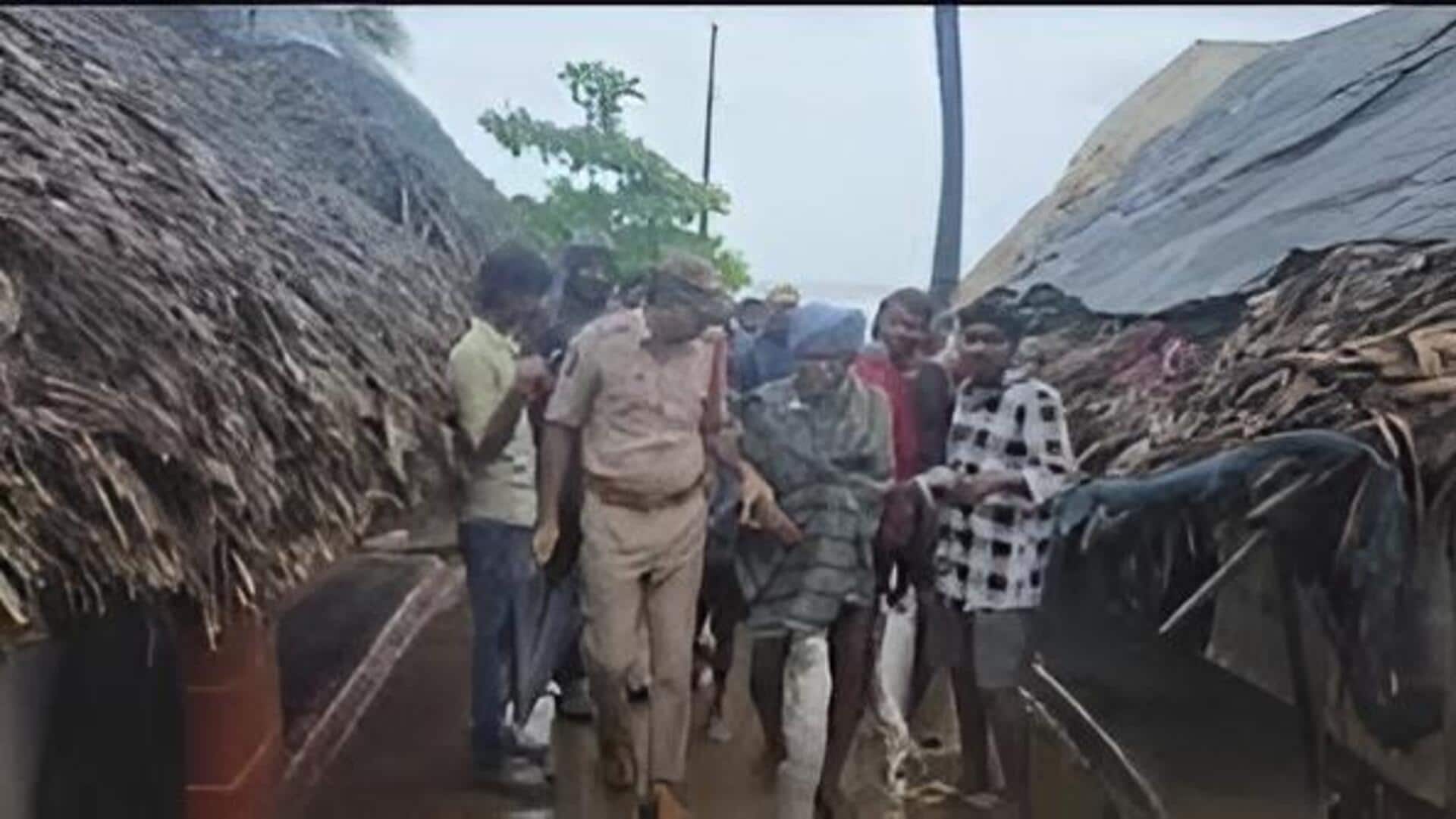 Cyclone Montha: మొంథా తుఫాన్ బాధితులకు ఉచిత నిత్యావసర సరుకులు.. ఏపీ ప్రభుత్వ నిర్ణయం Cyclone Montha: మొంథా తుఫాన్ బాధితులకు ఉచిత నిత్యావసర సరుకులు.. ఏపీ ప్రభుత్వ నిర్ణయం