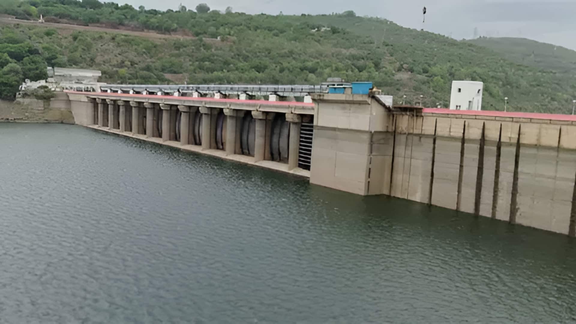 Srisailam: శ్రీశైలానికి కొనసాగుతున్న వరద ప్రవాహం.. జూరాల నుంచి 79 వేల క్యూసెక్కులు