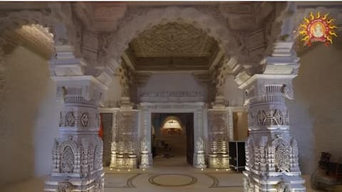 Ayodhya: మరుగుదొడ్డిలో రూ.40 వేల నగదు.. అయోధ్య రామాలయ విరాళాల అక్రమాలకు ఇదే క్లూ!