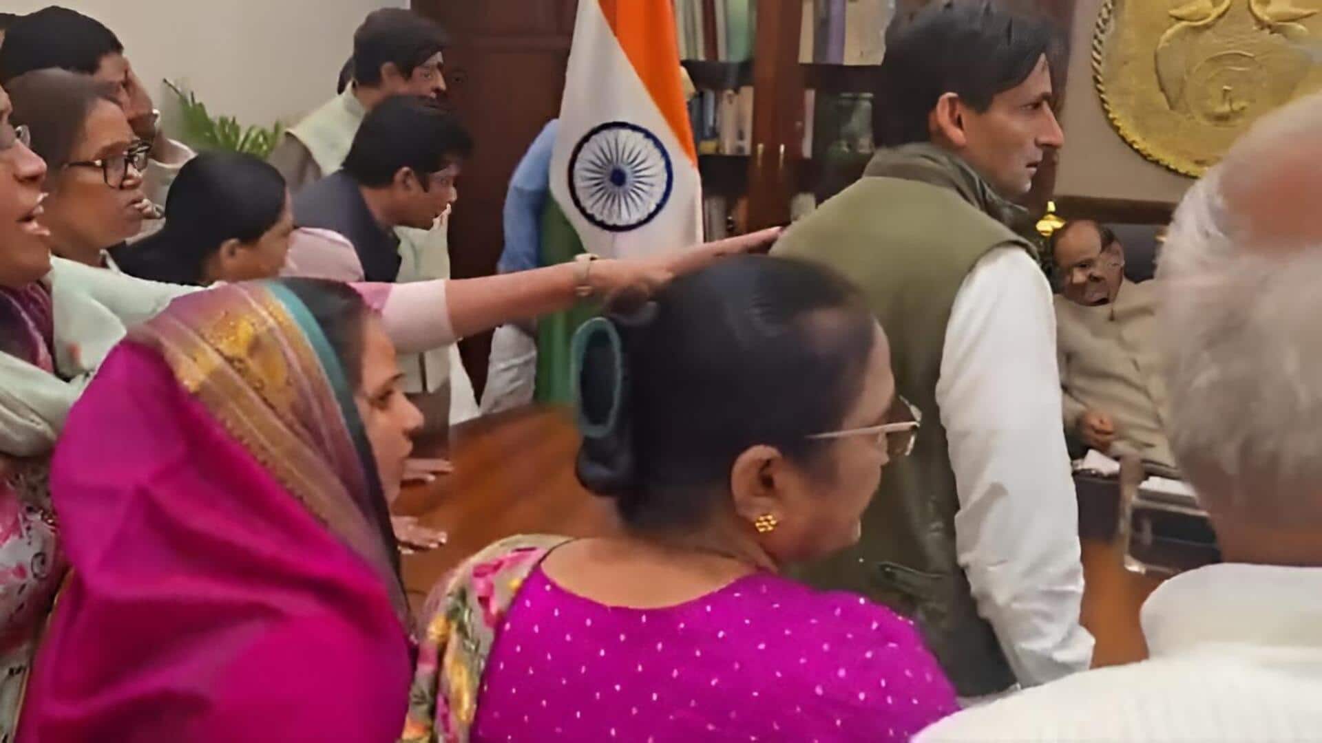 Rijiju: ఓం బిర్లా గదిలోకి దూసుకెళ్లిన కాంగ్రెస్‌ ఎంపీలు? వీడియో షేర్‌ చేసిన రిజిజు