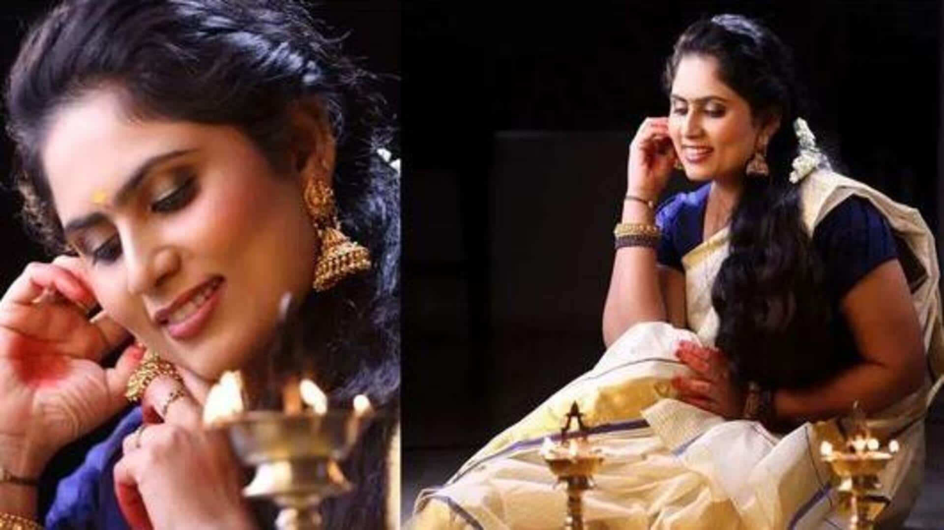 Tejaswini vygha: ఓనం లుక్ స్పెషల్.. తేజస్వినీ వైట్-గోల్డ్ చీరలో అదరగొట్టేసింది! Tejaswini vygha: ఓనం లుక్ స్పెషల్.. తేజస్వినీ వైట్-గోల్డ్ చీరలో అదరగొట్టేసింది!