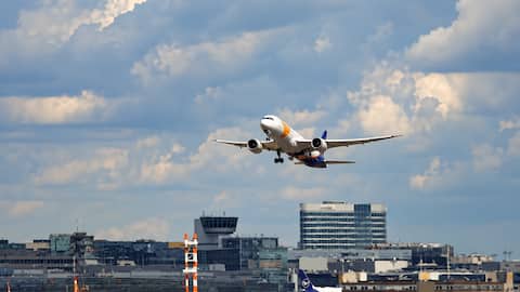 Diwali airfare shock: దీపావళికి విమాన ప్రయాణికులకు షాక్.. భారీగా పెరిగిన టికెట్ ధరలు