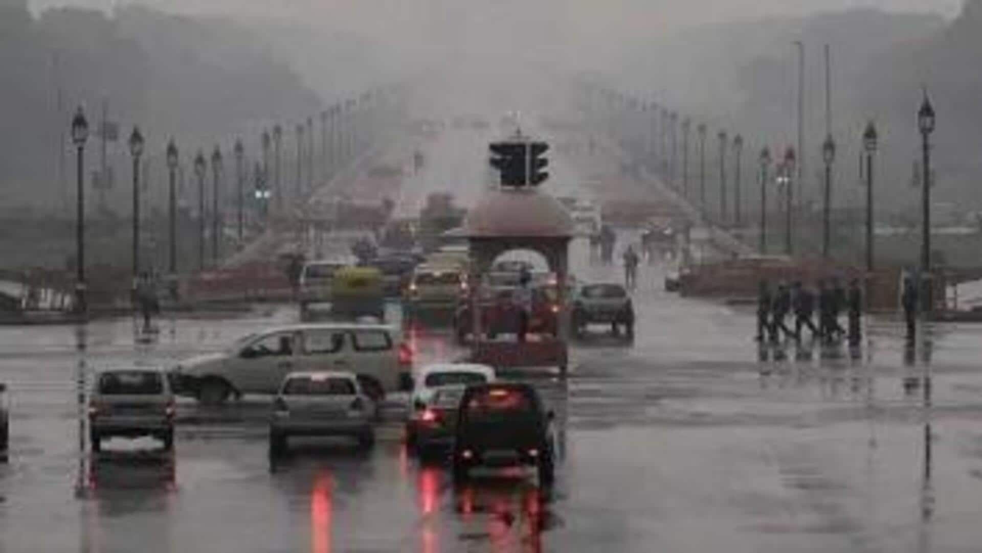 Delhi: ఢిల్లీని ముంచెత్తిన భారీ వర్షాలు.. జలమయమైన రోడ్లు.. విమాన రాకపోకలకు అంతరాయం