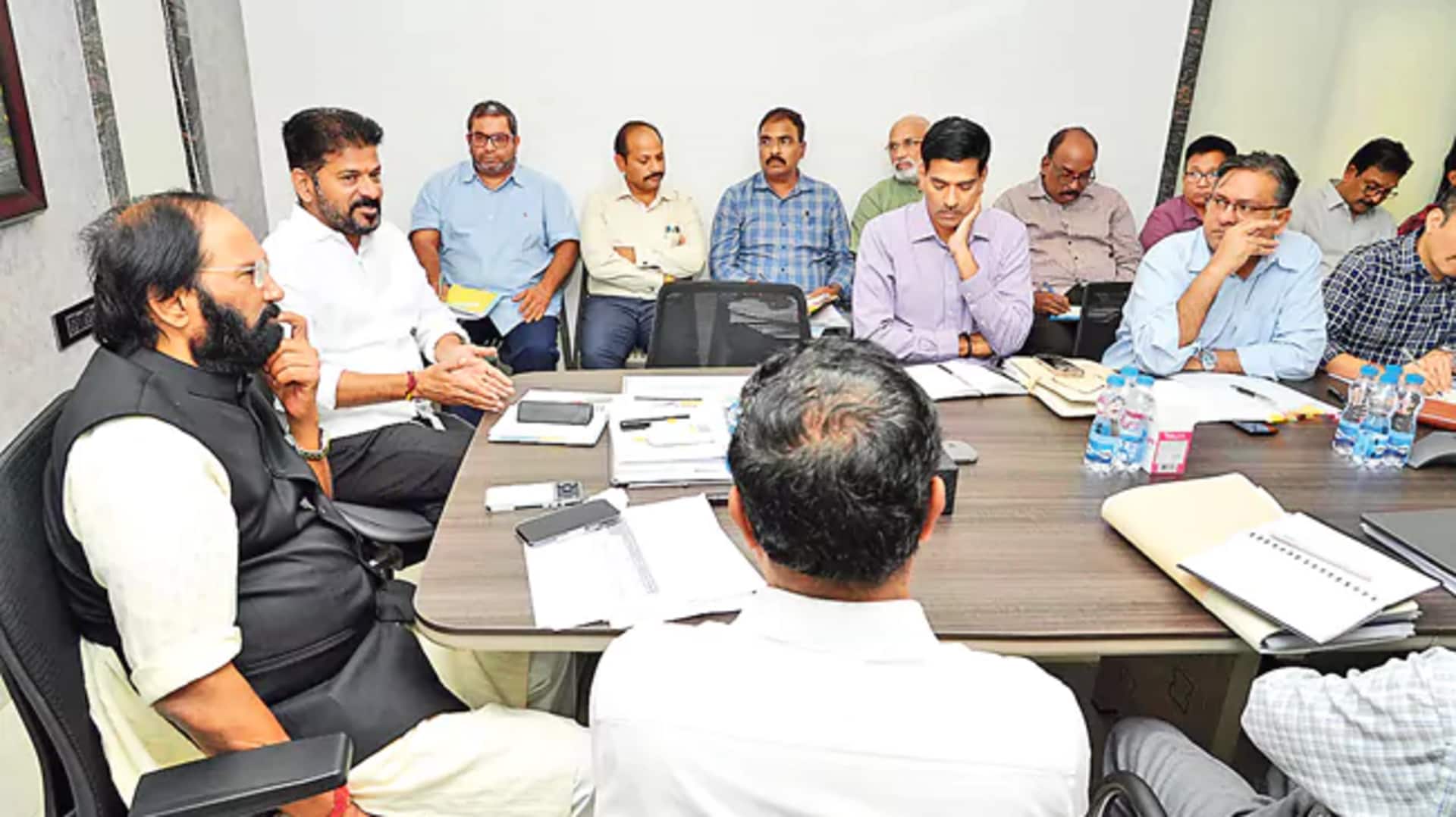 CM Revanth Reddy: మేడిగడ్డ సహా అన్ని బ్యారేజీల మరమ్మతులపై సీఎం సమీక్ష CM Revanth Reddy: మేడిగడ్డ సహా అన్ని బ్యారేజీల మరమ్మతులపై సీఎం సమీక్ష