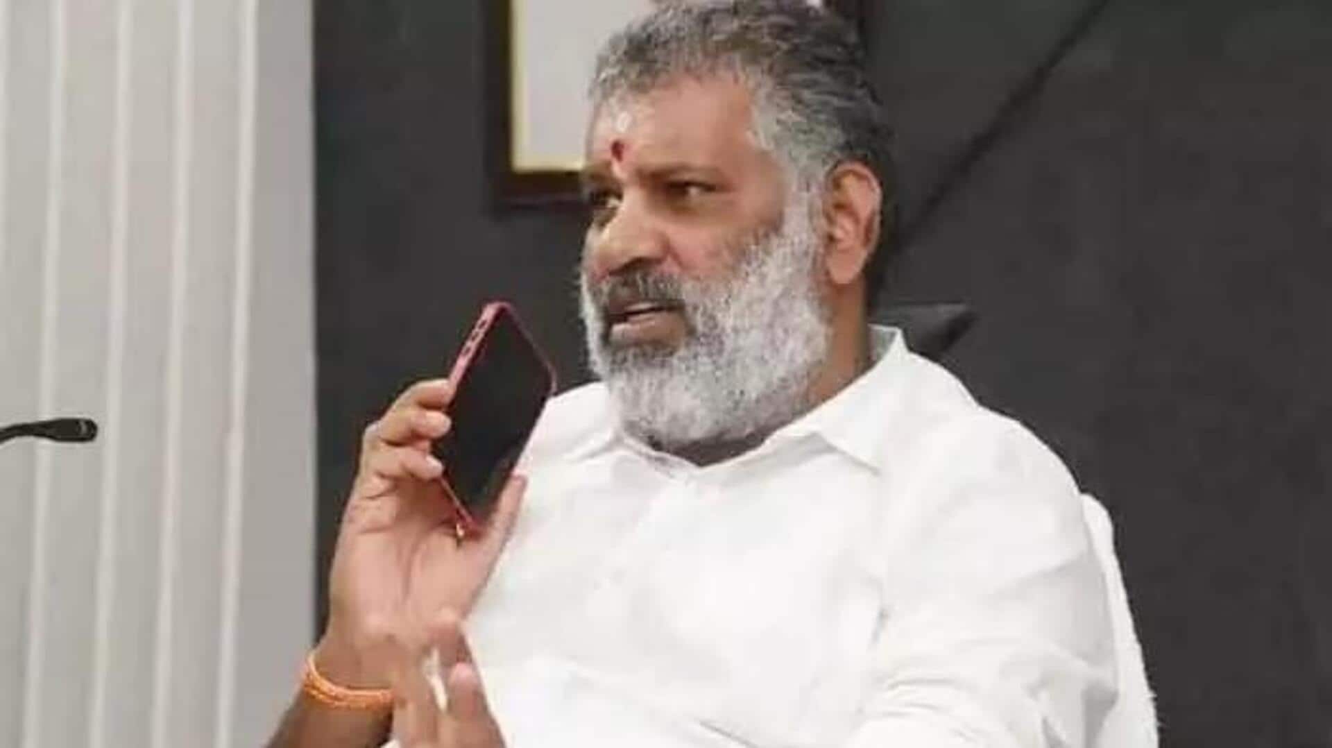 Chevireddy: బెంగళూరు ఎయిర్పోర్టులో వైసీపీ నేత చెవిరెడ్డి భాస్కర్రెడ్డిని అడ్డుకున్న పోలీసులు Chevireddy: బెంగళూరు ఎయిర్పోర్టులో వైసీపీ నేత చెవిరెడ్డి భాస్కర్రెడ్డిని అడ్డుకున్న పోలీసులు
