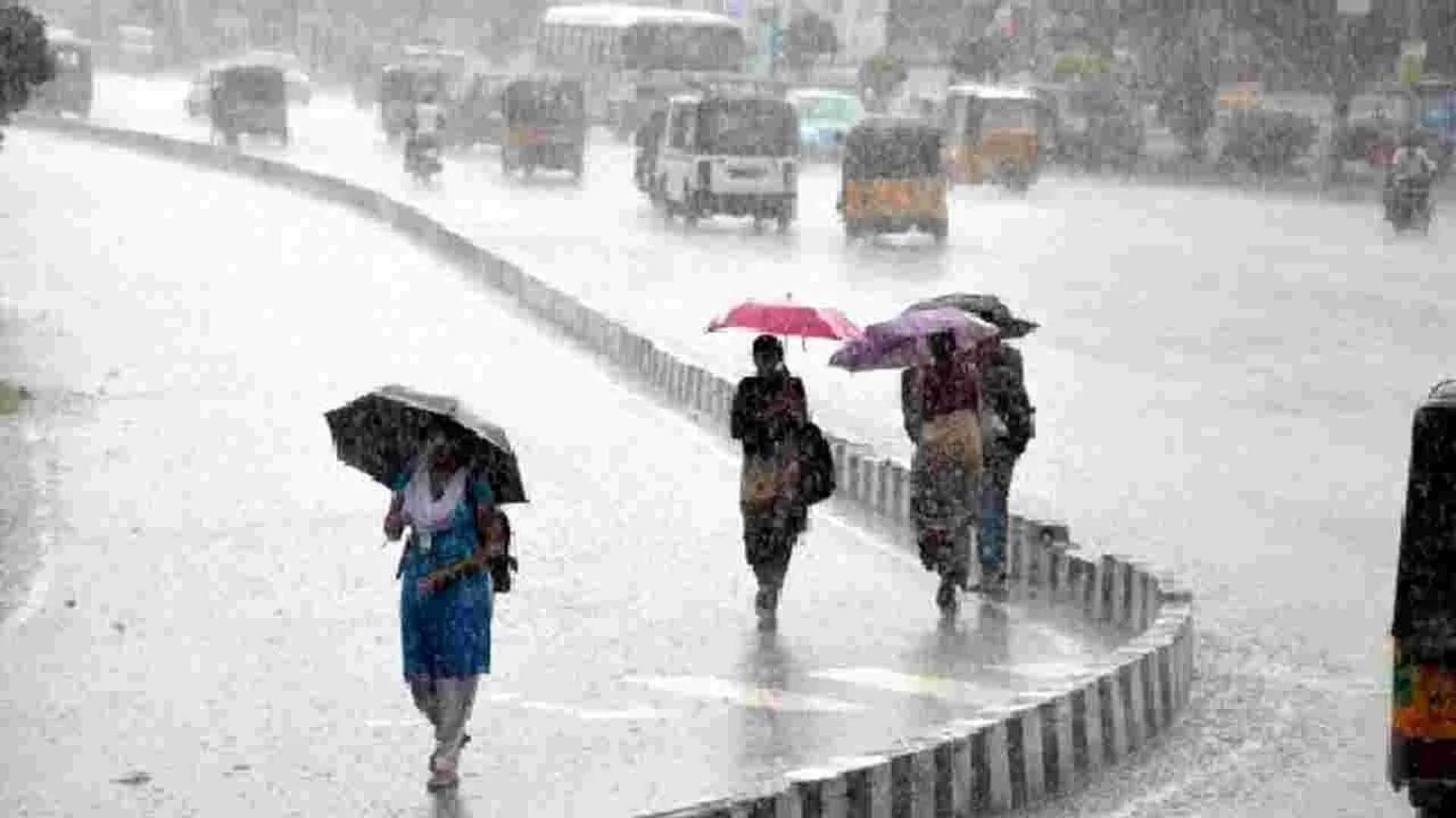 Extremely heavy rains: వాయుగుండంగా మారనున్న అల్పపీడనం.. నేడు 15 జిల్లాలకు అతి భారీ వర్ష సూచన
