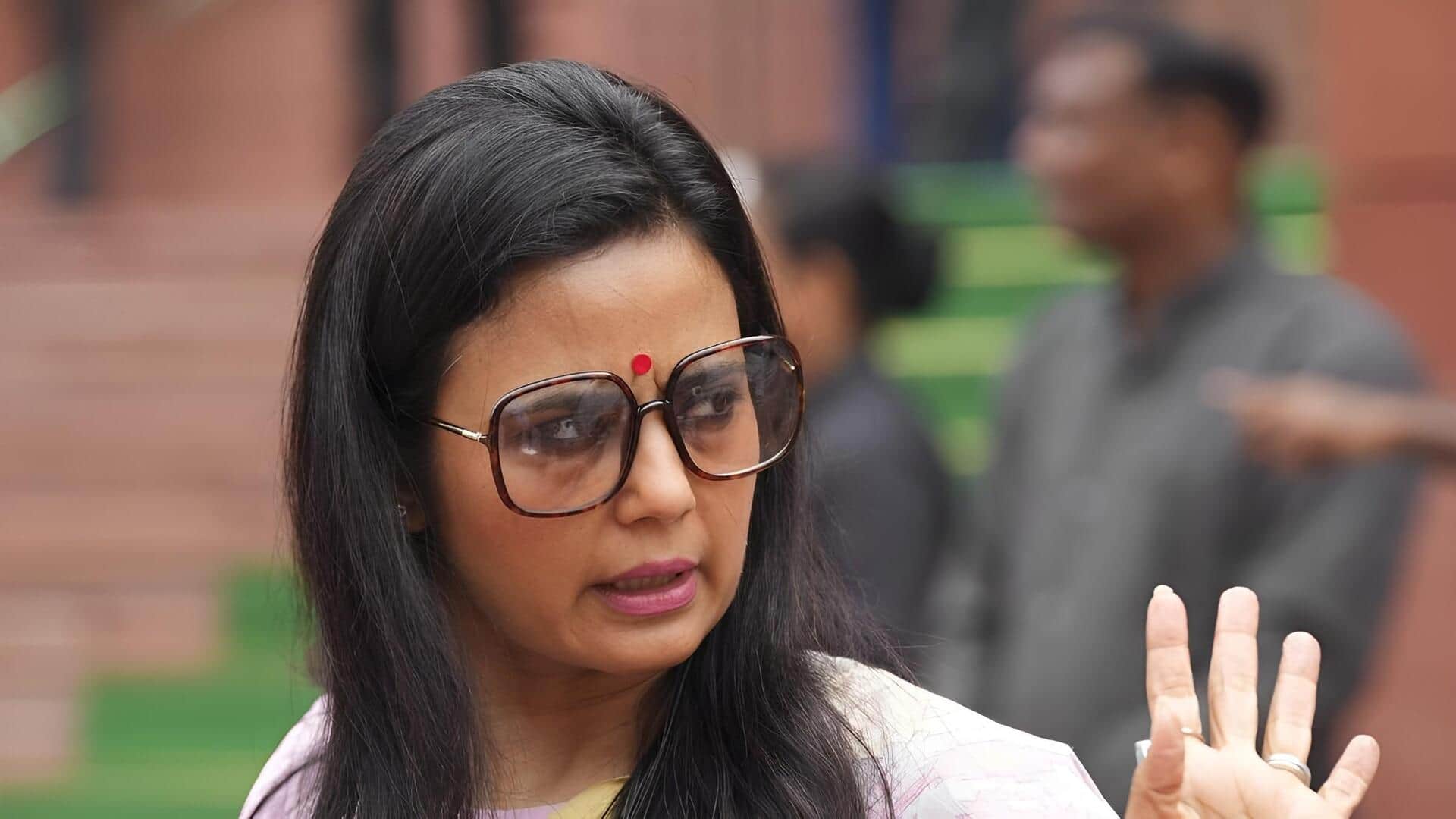 Mahua Moitra: మహిళా ఎంపీని రాత్రివేళ బయటకు పంపారు.. అధికారులపై మహువా ప్రివిలేజ్ నోటీసు