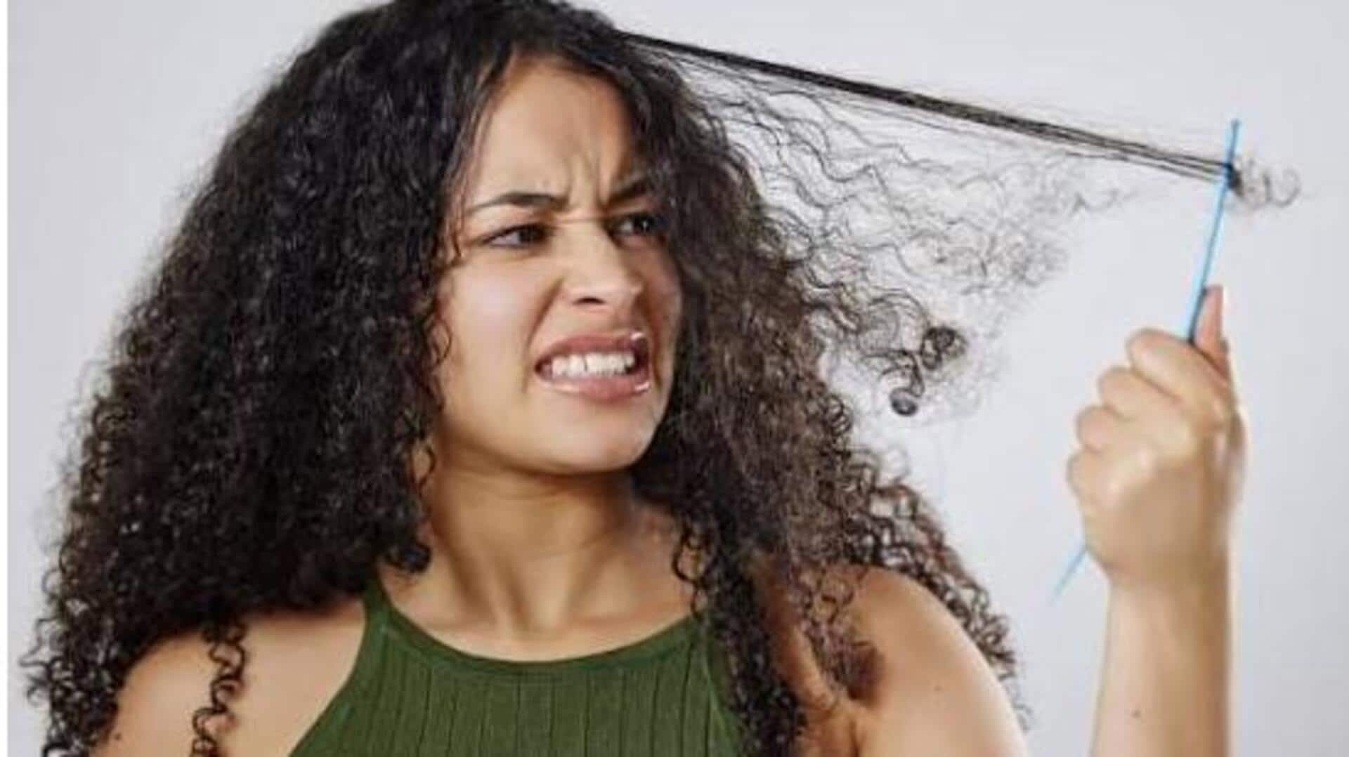 Curly Hair Care Tips: కర్లీ హెయిర్‌ చిక్కులు పడుతోందా? దువ్వే ముందు ఈ చిట్కాలు పాటించండి!
