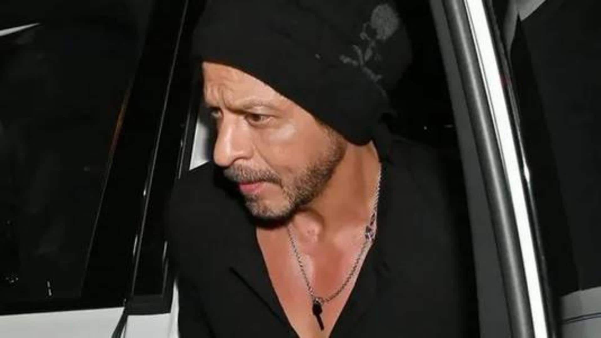 Shah Rukh Khan: కింగ్' సినిమా సెట్లో షారుఖ్కు గాయం.. చికిత్స కోసం అమెరికా వెళ్లిన బాద్షా! Shah Rukh Khan: కింగ్' సినిమా సెట్లో షారుఖ్కు గాయం.. చికిత్స కోసం అమెరికా వెళ్లిన బాద్షా!