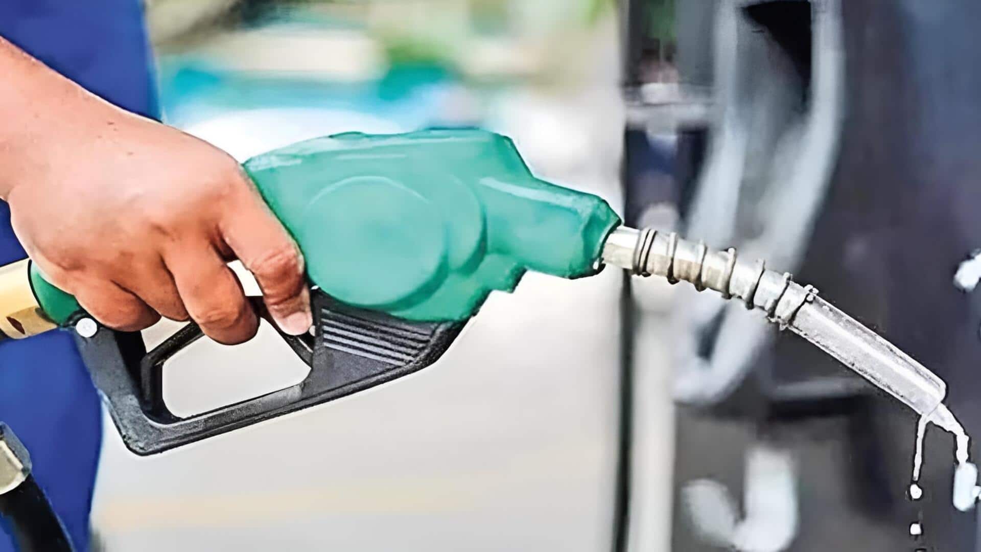 Petrol pumps: వాహనాల పెరుగుదల ప్రభావం.. దేశంలో లక్ష మార్క్‌ దాటిన పెట్రోల్‌ పంపుల సంఖ్య