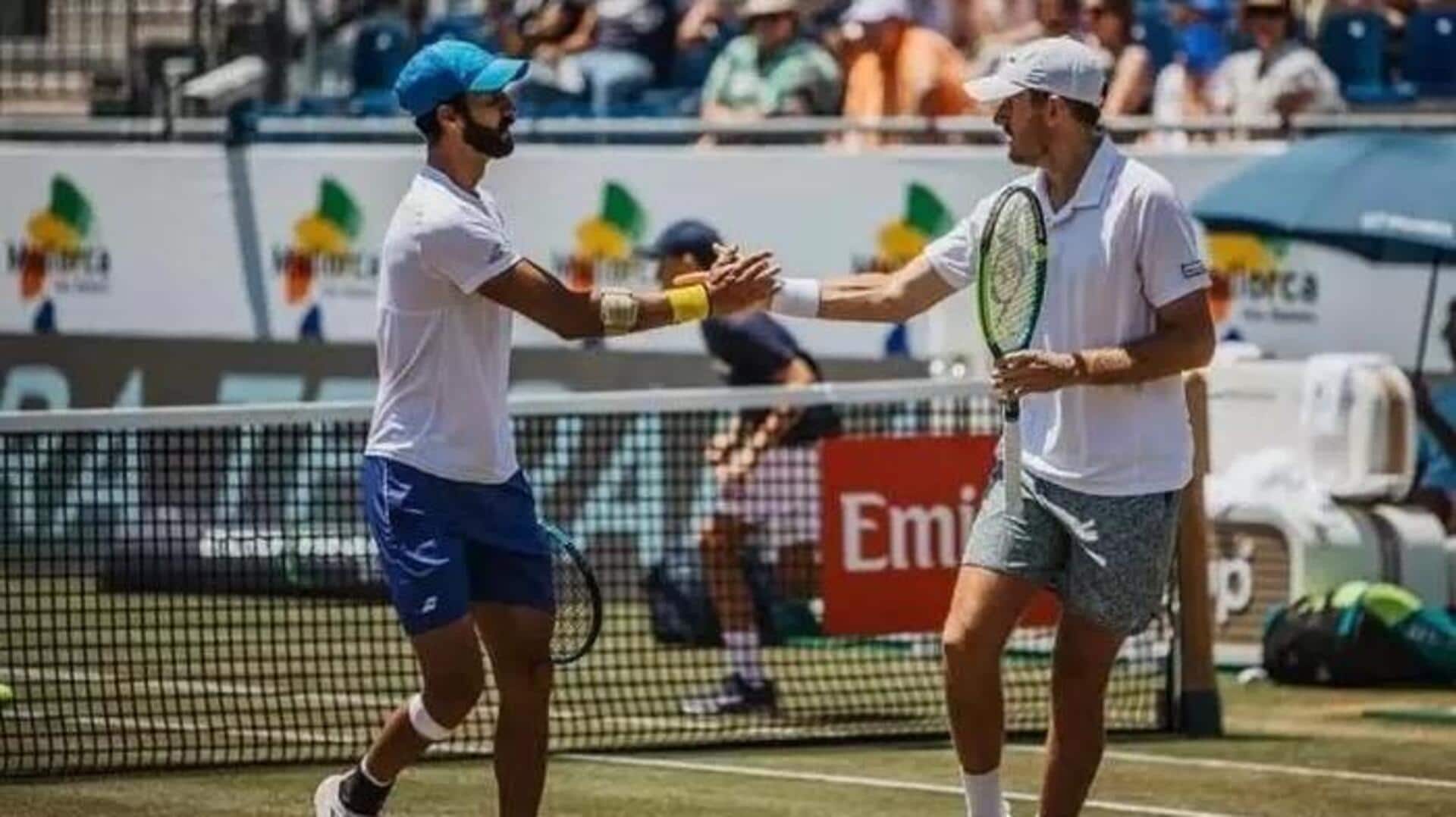 Wimbledon: యుకీ, బాలాజీ, రిత్విక్ జోడీలు ముందంజ.. నిరాశపరిచిన బోపన్న-గిలీ జోడీ ! Wimbledon: యుకీ, బాలాజీ, రిత్విక్ జోడీలు ముందంజ.. నిరాశపరిచిన బోపన్న-గిలీ జోడీ !