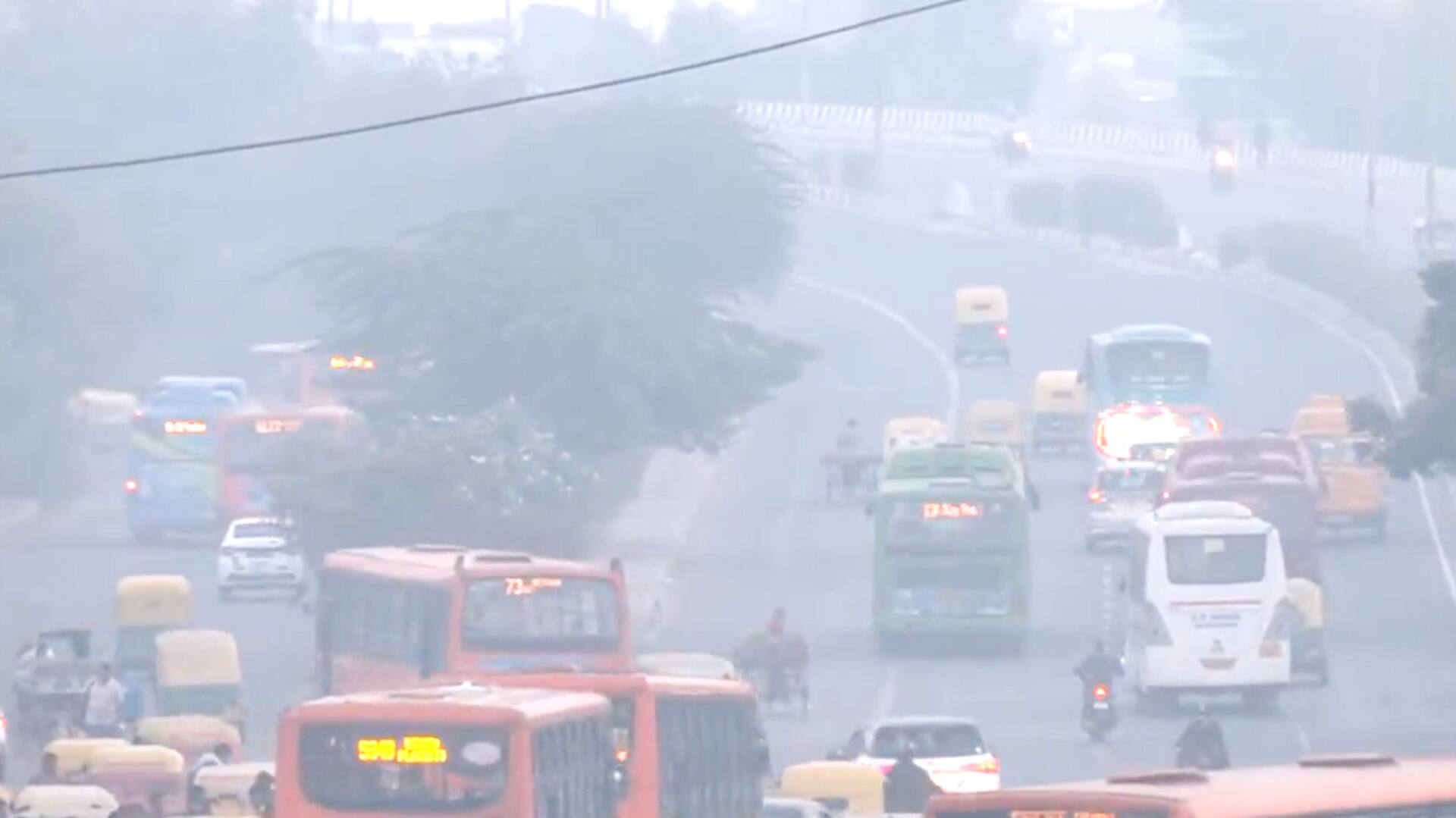POLLUTION : దిల్లీలో డేంజర్ బెల్స్.. వాయుకాలుష్యంతో ఆస్పత్రి బాటలో దిల్లీ వాసులు