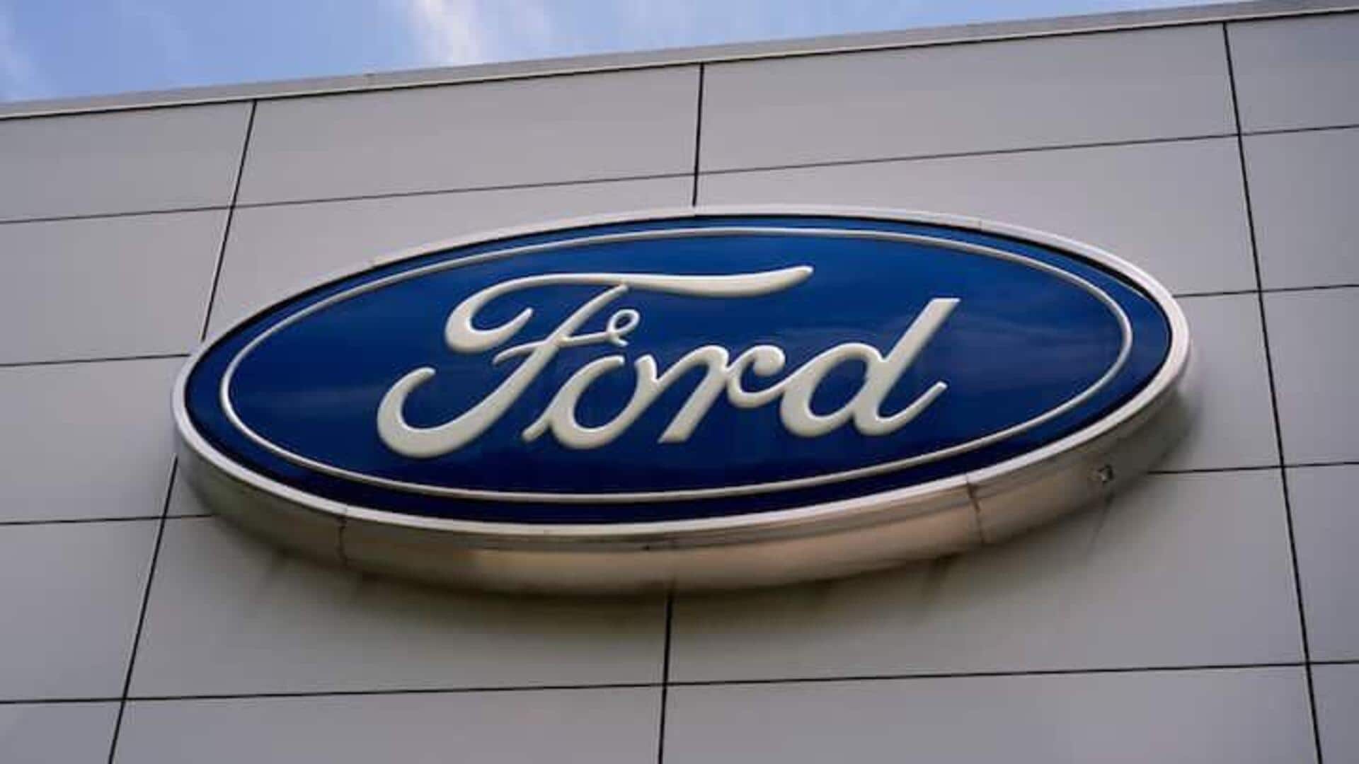 Ford: ఇన్స్ట్రుమెంట్ ప్యానెల్ లోపం కారణంగా 3.5 లక్షల ట్రక్కులను రీకాల్ చేసిన ఫోర్డ్ Ford: ఇన్స్ట్రుమెంట్ ప్యానెల్ లోపం కారణంగా 3.5 లక్షల ట్రక్కులను రీకాల్ చేసిన ఫోర్డ్