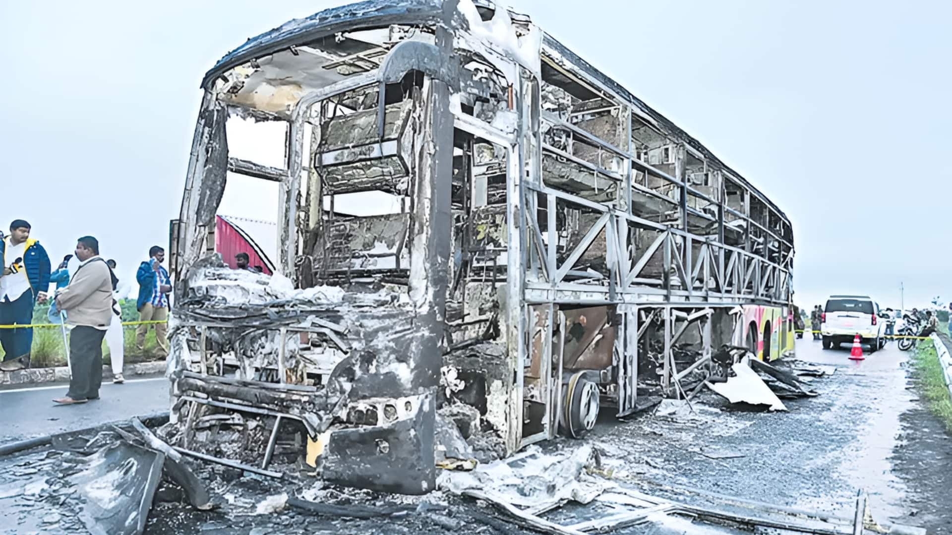 Kurnool Bus Tragedy: కర్నూలు బస్సు అగ్నిప్రమాదం..అత్యవసర ద్వారం మూసివేతే 19 ప్రాణాలకు కారణం