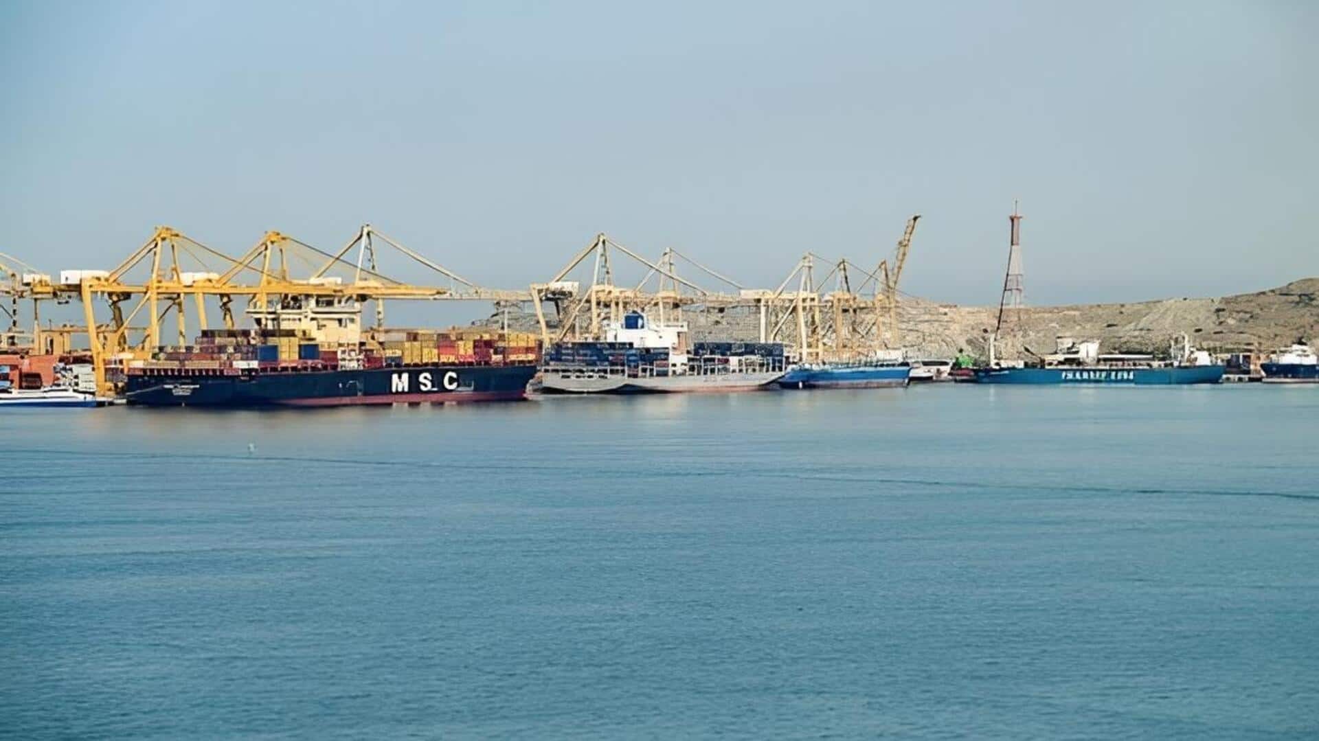 Strait of Hormuz: హర్మూజ్ జలసంధి సంక్షోభం.. రూ.10 లక్షల కోట్ల సరుకుతో నిలిచిపోయిన 1,200 నౌకలు
