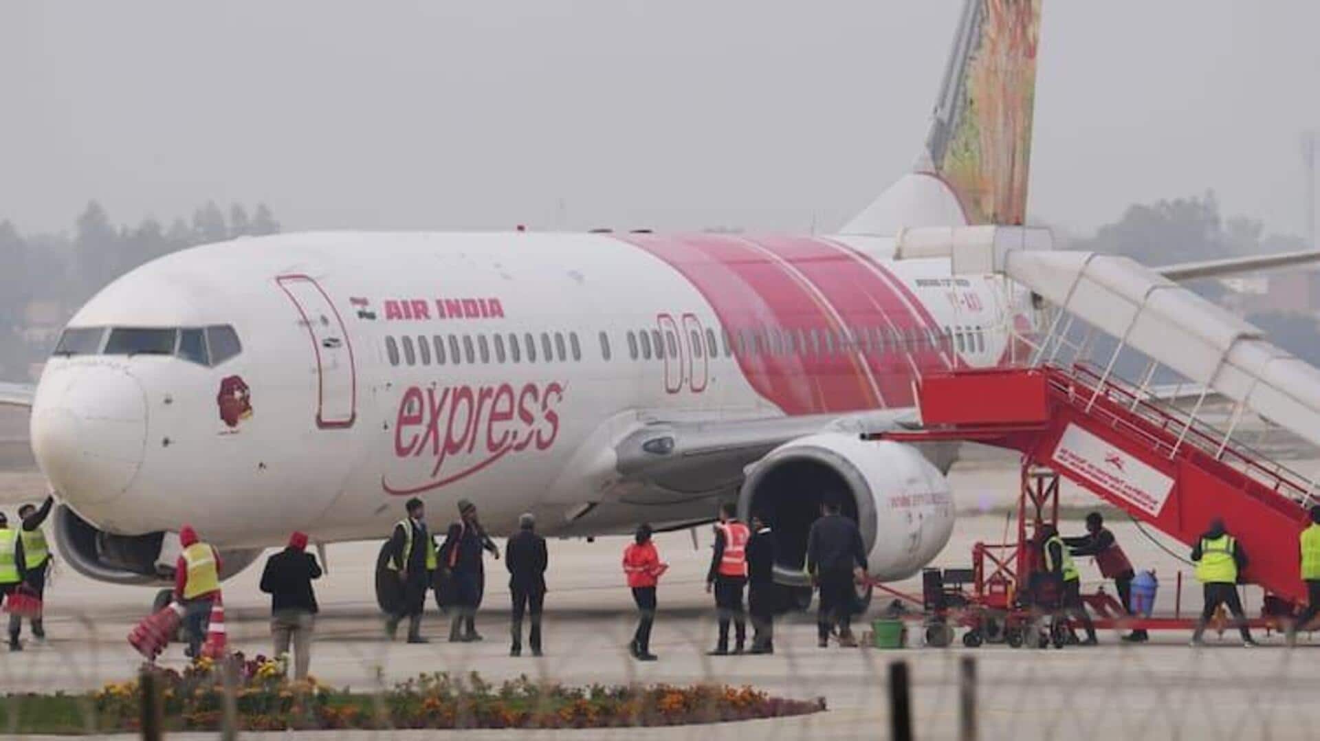 Air India: ఢిల్లీ విమానాశ్రయంలో ఎయిర్ ఇండియా విమానానికి బాంబు బెదిరింపు.. టిష్యూ పేపర్పై బెదిరింపు సందేశం Air India: ఢిల్లీ విమానాశ్రయంలో ఎయిర్ ఇండియా విమానానికి బాంబు బెదిరింపు.. టిష్యూ పేపర్పై బెదిరింపు సందేశం