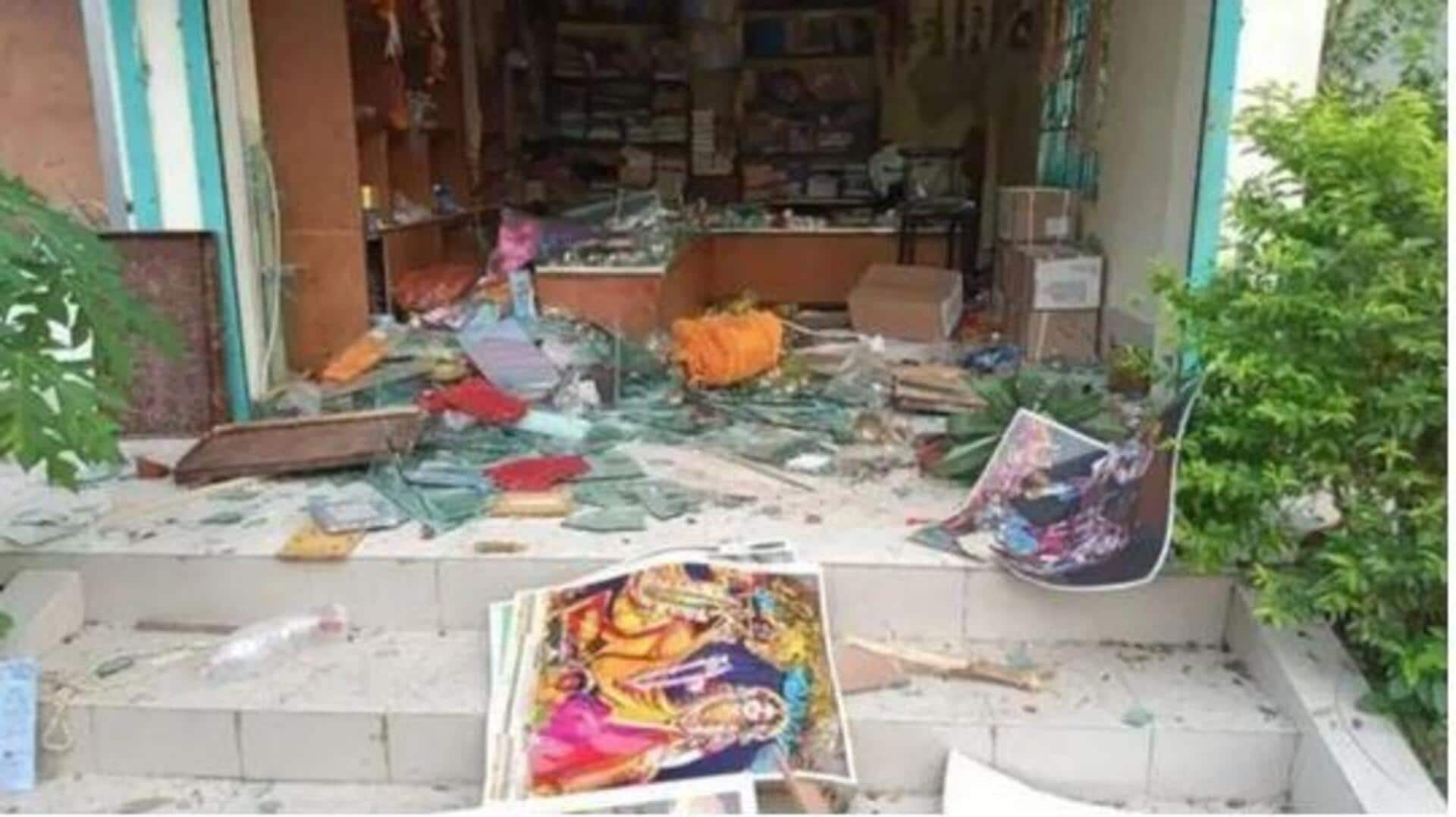 Temples Vandalized: బంగ్లాదేశ్‌లో హిందూ ఆలయాలపై రాళ్ల దాడి.. నిరసన వ్యక్తం చేసిన హిందువులు