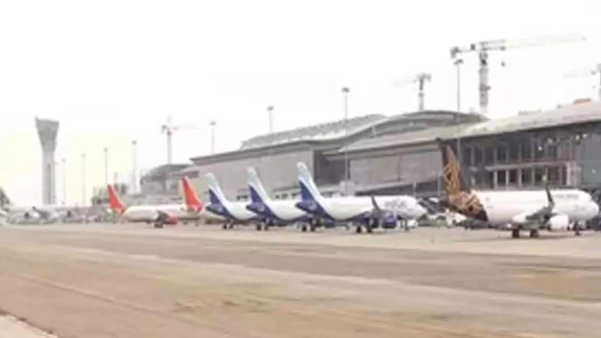 Airport: ప్రతికూల వాతావరణ పరిస్థితులు దృష్ట్యా..శంషాబాద్‌ ఎయిర్‌పోర్టు నుంచి విమానాల దారి మళ్లింపు