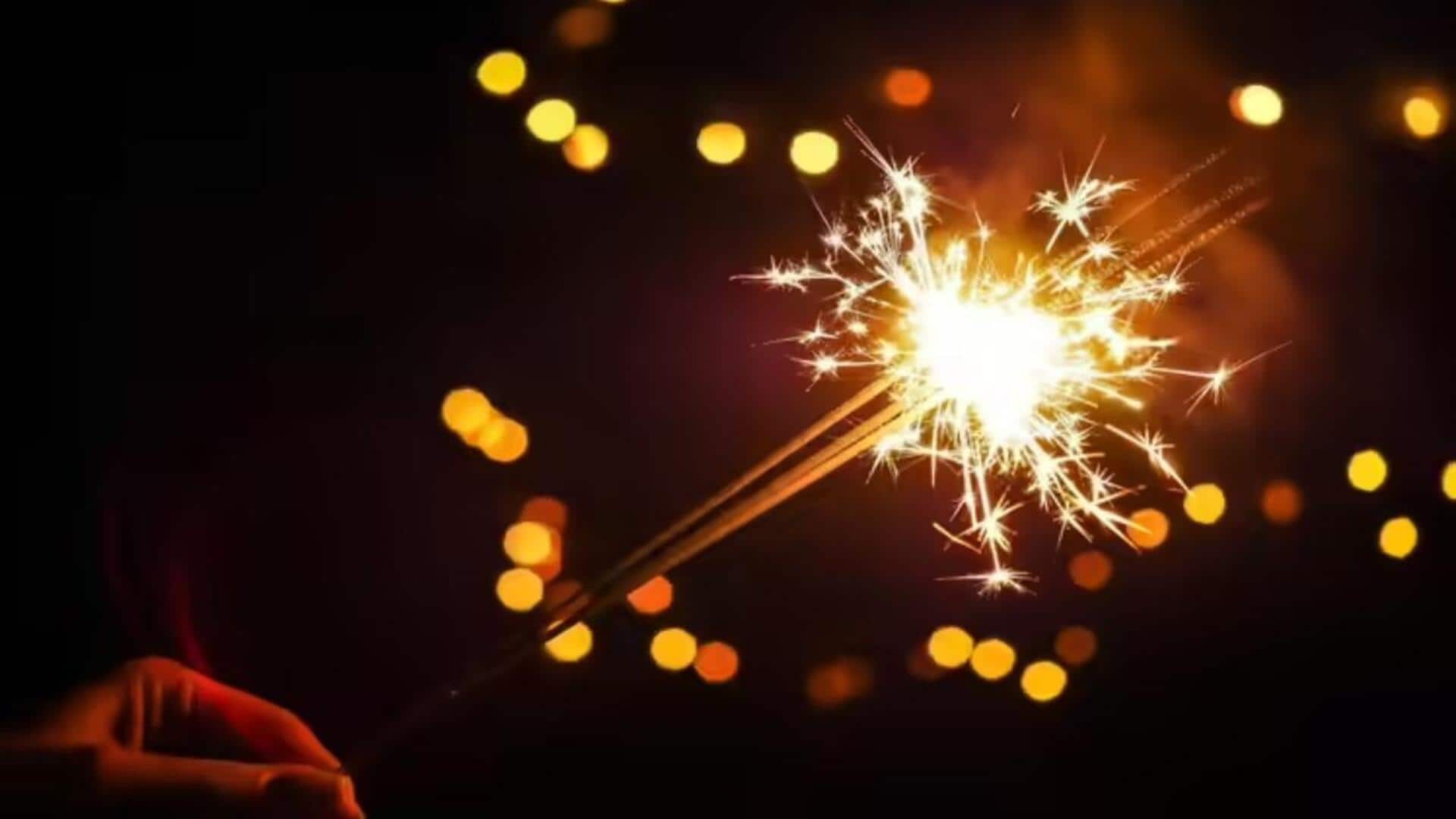 Fire crackers: గ్రీన్ క్రాకర్స్ పేల్చడానికి అనుమతి ఇవ్వండి.. సుప్రీం కోర్టుకు రాష్ట్రాల విజ్ఞప్తి Fire crackers: గ్రీన్ క్రాకర్స్ పేల్చడానికి అనుమతి ఇవ్వండి.. సుప్రీం కోర్టుకు రాష్ట్రాల విజ్ఞప్తి