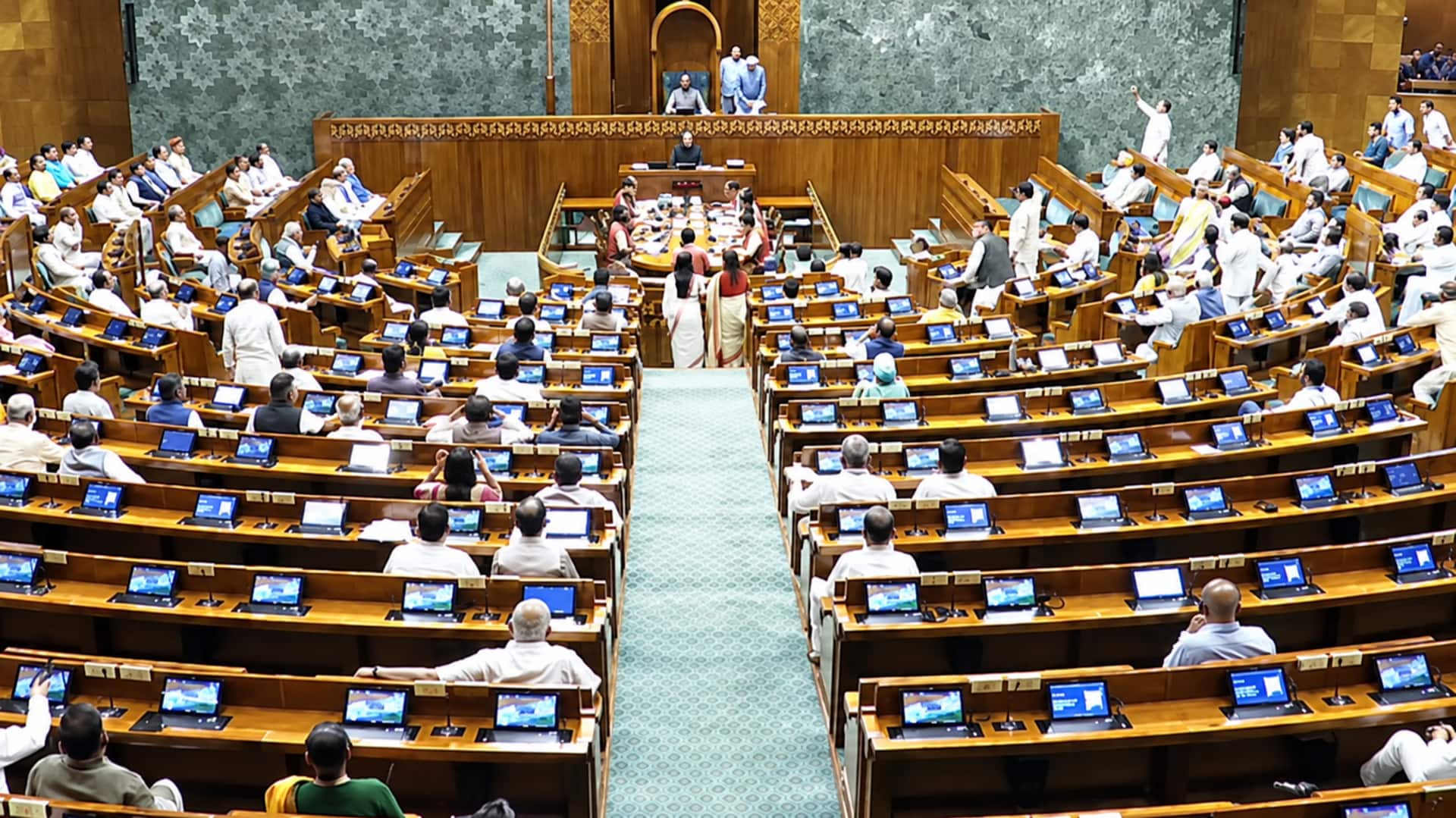 Special Parliament Session: పార్లమెంట్‌ ప్రత్యేక సమావేశాలు.. మహిళా రిజర్వేషన్లు,నియోజకవర్గాల పునర్విభజన బిల్లుపై కేంద్రం కీలక అడుగులు