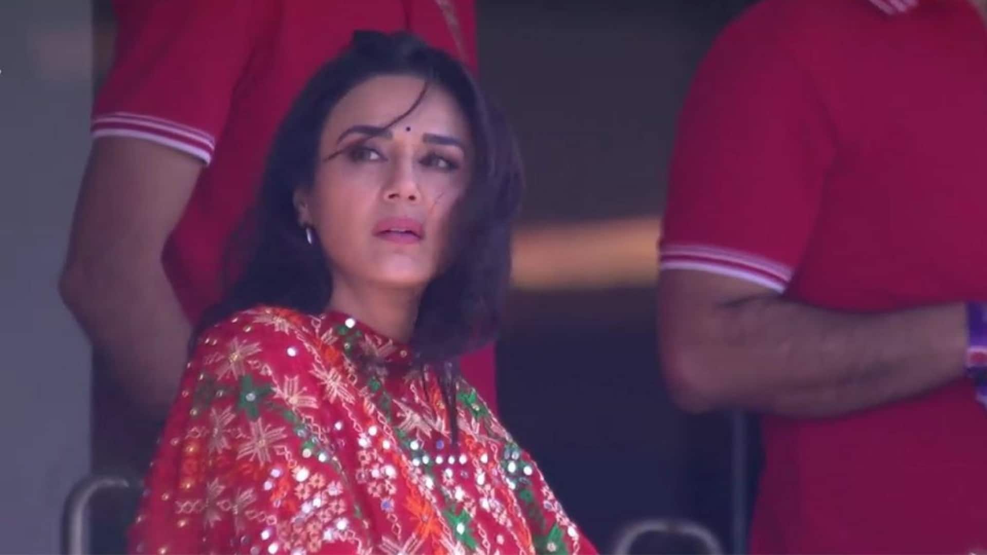 Preity Zinta: పంజాబ్ కింగ్స్ జట్టులో అంతర్గత ఘర్షణలు.. కోర్టు మెట్లు ఎక్కిన ప్రీతి జింటా ! Preity Zinta: పంజాబ్ కింగ్స్ జట్టులో అంతర్గత ఘర్షణలు.. కోర్టు మెట్లు ఎక్కిన ప్రీతి జింటా !