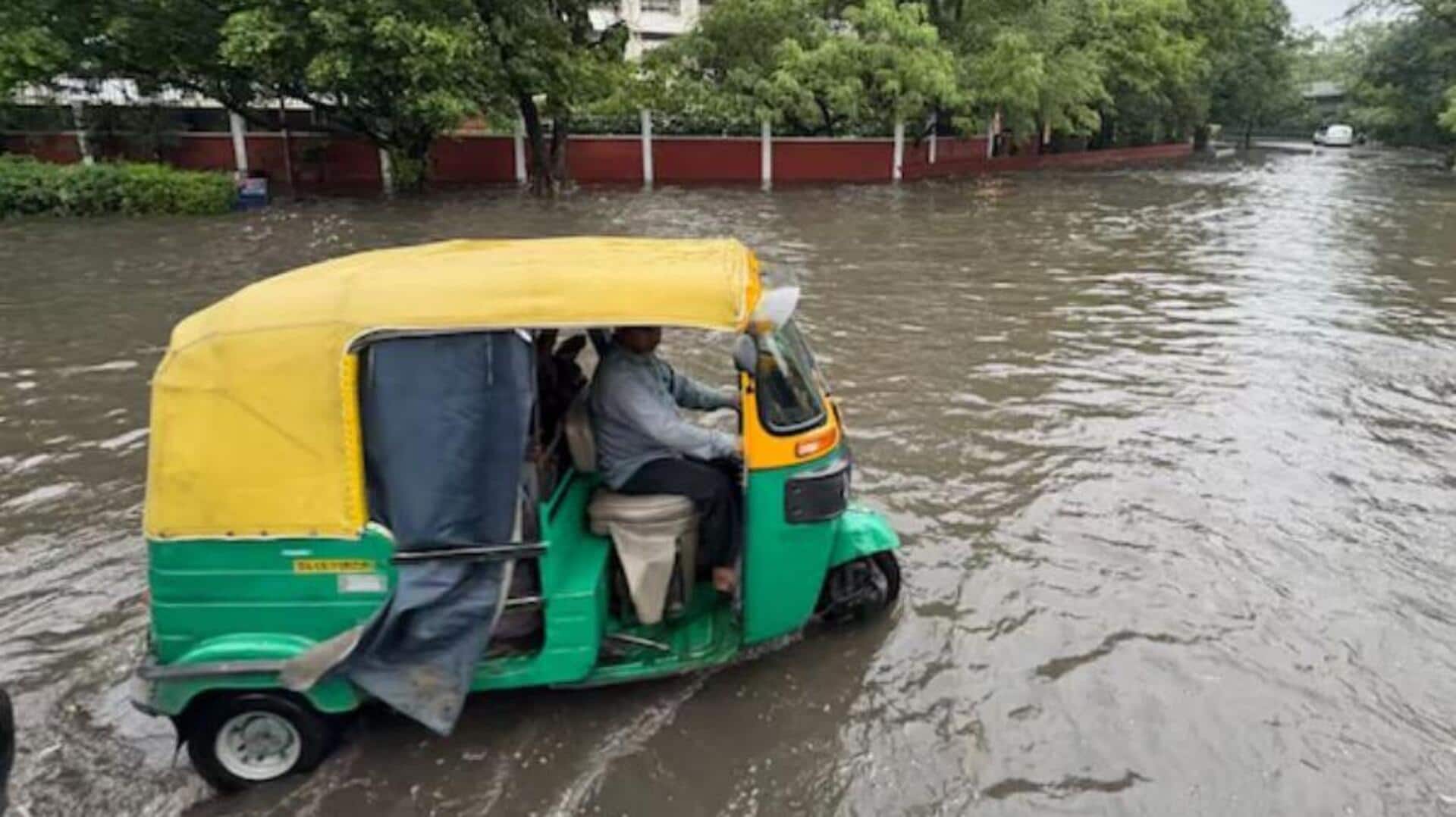 Heavy Rains: ఢిల్లీలో వర్ష భీభత్సం.. వందకు పైగా విమానాలు రద్దు, నగరమంతా జలమయం Heavy Rains: ఢిల్లీలో వర్ష భీభత్సం.. వందకు పైగా విమానాలు రద్దు, నగరమంతా జలమయం