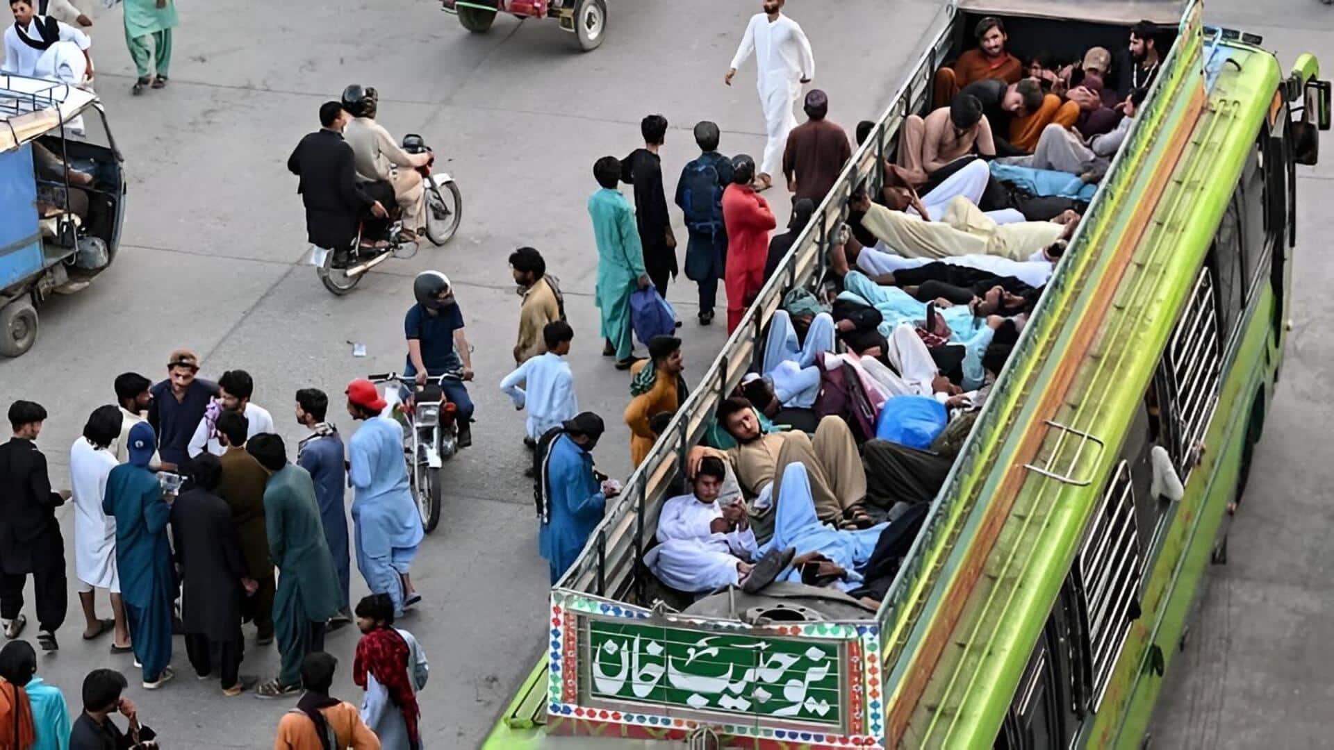 Lahore: తీవ్రవాదుల ఒత్తిడితో.. హిందూ,సిక్కు పేర్ల పునరుద్ధరణపై వెనక్కి తగ్గిన పాక్ ప్రభుత్వం