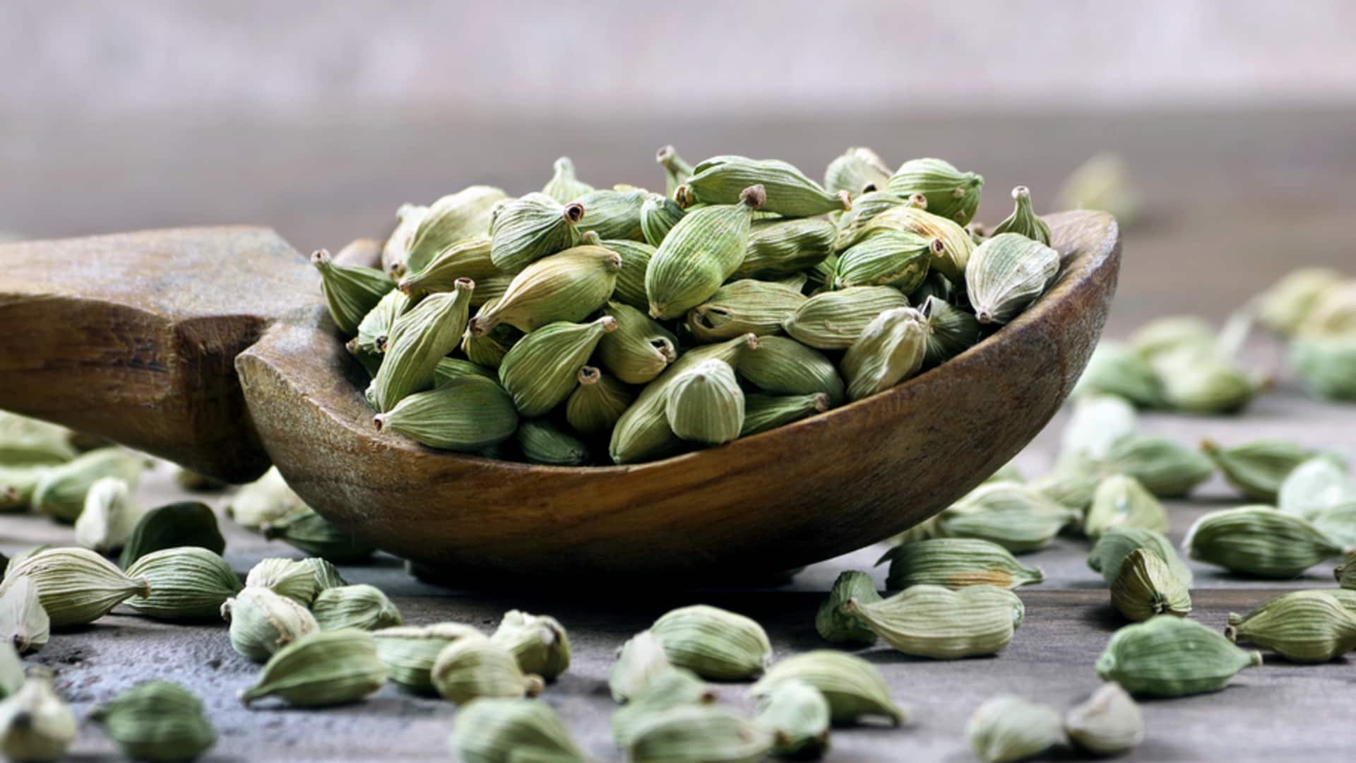 Cardamom: రోజూ యాలకులు తింటే శరీరానికి కలిగే లాభాలు ఇవే!