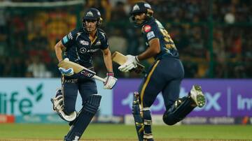 RCB Vs GT: ఆర్సీబీ ఓటమి.. ఫ్లేఆఫ్స్ కు వెళ్లిన ముంబై 