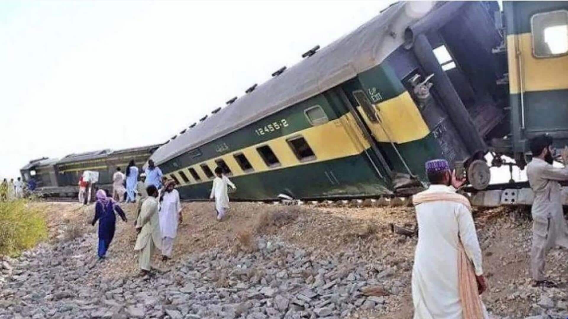 Train Derailed: పాకిస్థాన్‌లో పట్టాలు తప్పిన రైలు.. ఒకరు మృతి, 20 మందికి పైగా గాయాలు