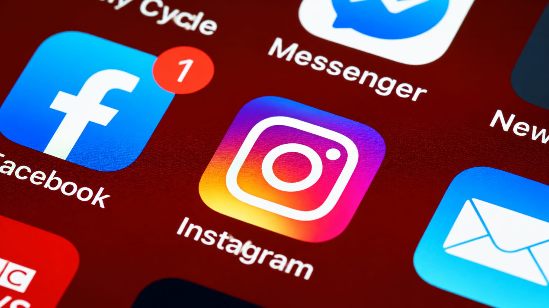 Social Media: ఫేస్‌బుక్, ఇన్‌స్టాగ్రామ్‌కు అంతరాయం.. ఇబ్బందుల్లో యూజర్లు
