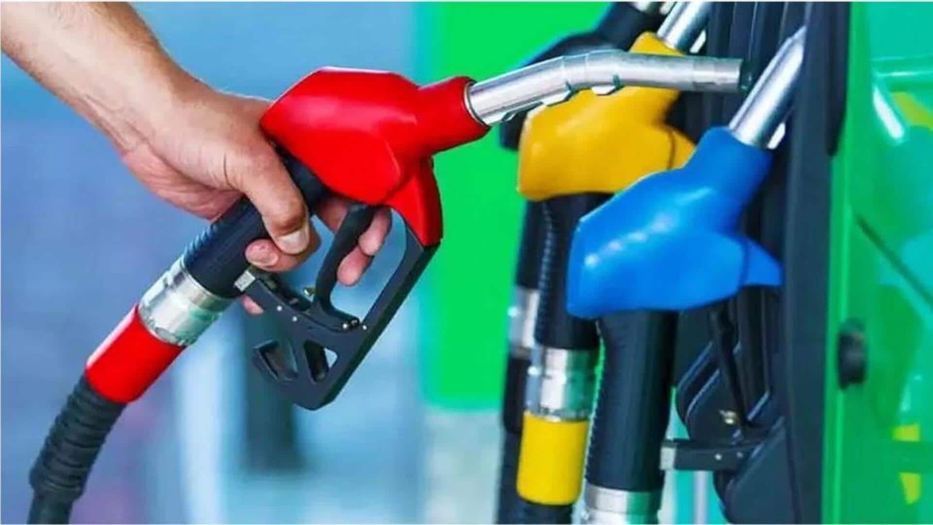 Petrol, Diesel Prices: పెట్రోల్-డీజిల్ రేట్లు పెరుగుదల.. తెలుగు రాష్ట్రాల్లో లీటర్ ధరలు ఎలా ఉన్నాయంటే? Petrol, Diesel Prices: పెట్రోల్-డీజిల్ రేట్లు పెరుగుదల.. తెలుగు రాష్ట్రాల్లో లీటర్ ధరలు ఎలా ఉన్నాయంటే?