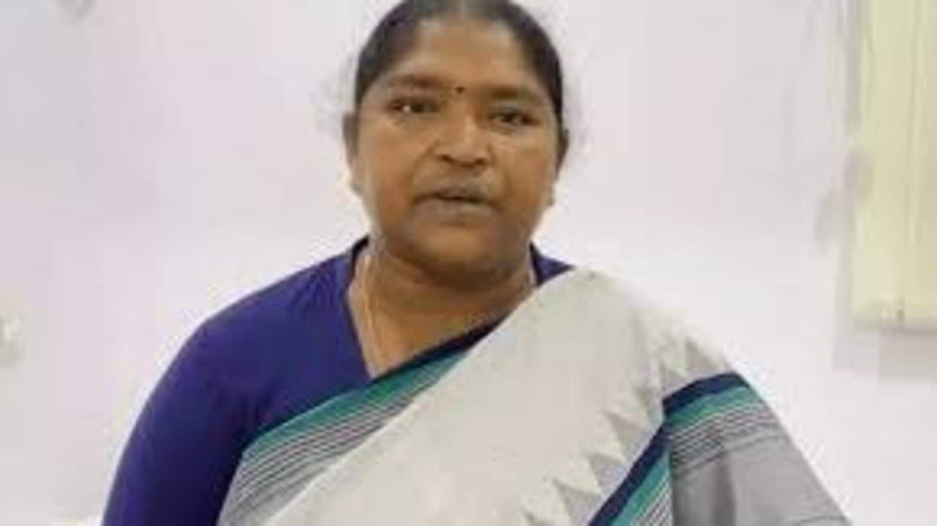 HAM Roads: గ్రామీణ రోడ్ల నిర్మాణానికి హ్యామ్ విధానం.. రెండు రోజుల్లో మార్గదర్శకాలు: మంత్రి సీతక్క HAM Roads: గ్రామీణ రోడ్ల నిర్మాణానికి హ్యామ్ విధానం.. రెండు రోజుల్లో మార్గదర్శకాలు: మంత్రి సీతక్క