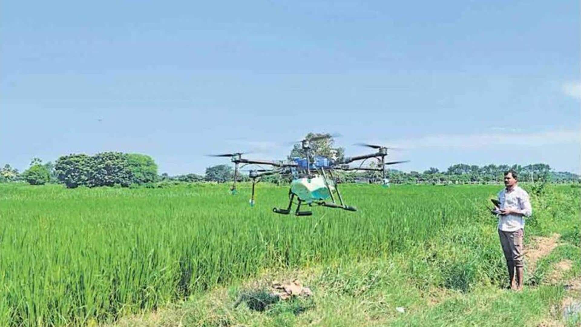 Telangana: త్వరలో జిల్లాకో రైతు విజ్ఞాన కేంద్రం.. అన్నదాతలకు డ్రోన్లు, రోబోటిక్స్పై శిక్షణ Telangana: త్వరలో జిల్లాకో రైతు విజ్ఞాన కేంద్రం.. అన్నదాతలకు డ్రోన్లు, రోబోటిక్స్పై శిక్షణ