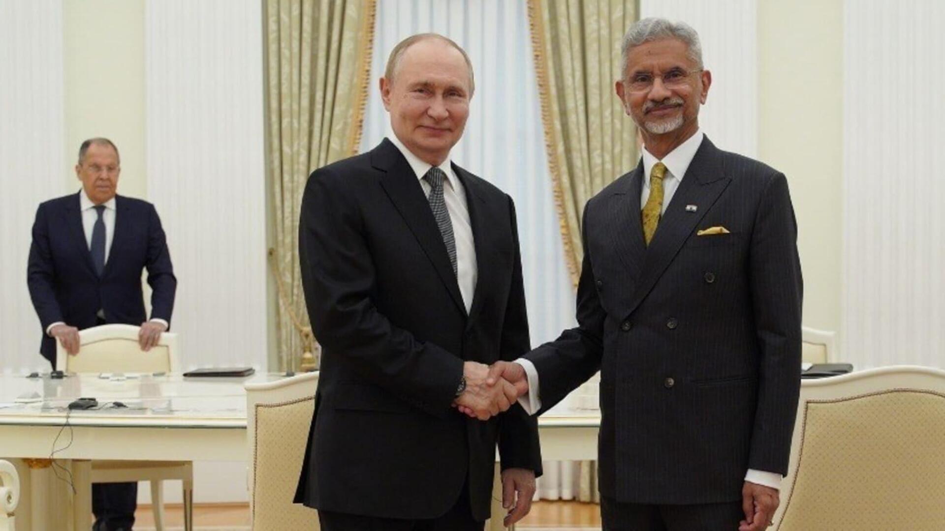 Jaishankar: 'మా కంటే చైనానే ఎక్కువ కొంటోంది'.. రష్యా చమురు కొనుగోళ్లపై జైశంకర్ Jaishankar: 'మా కంటే చైనానే ఎక్కువ కొంటోంది'.. రష్యా చమురు కొనుగోళ్లపై జైశంకర్