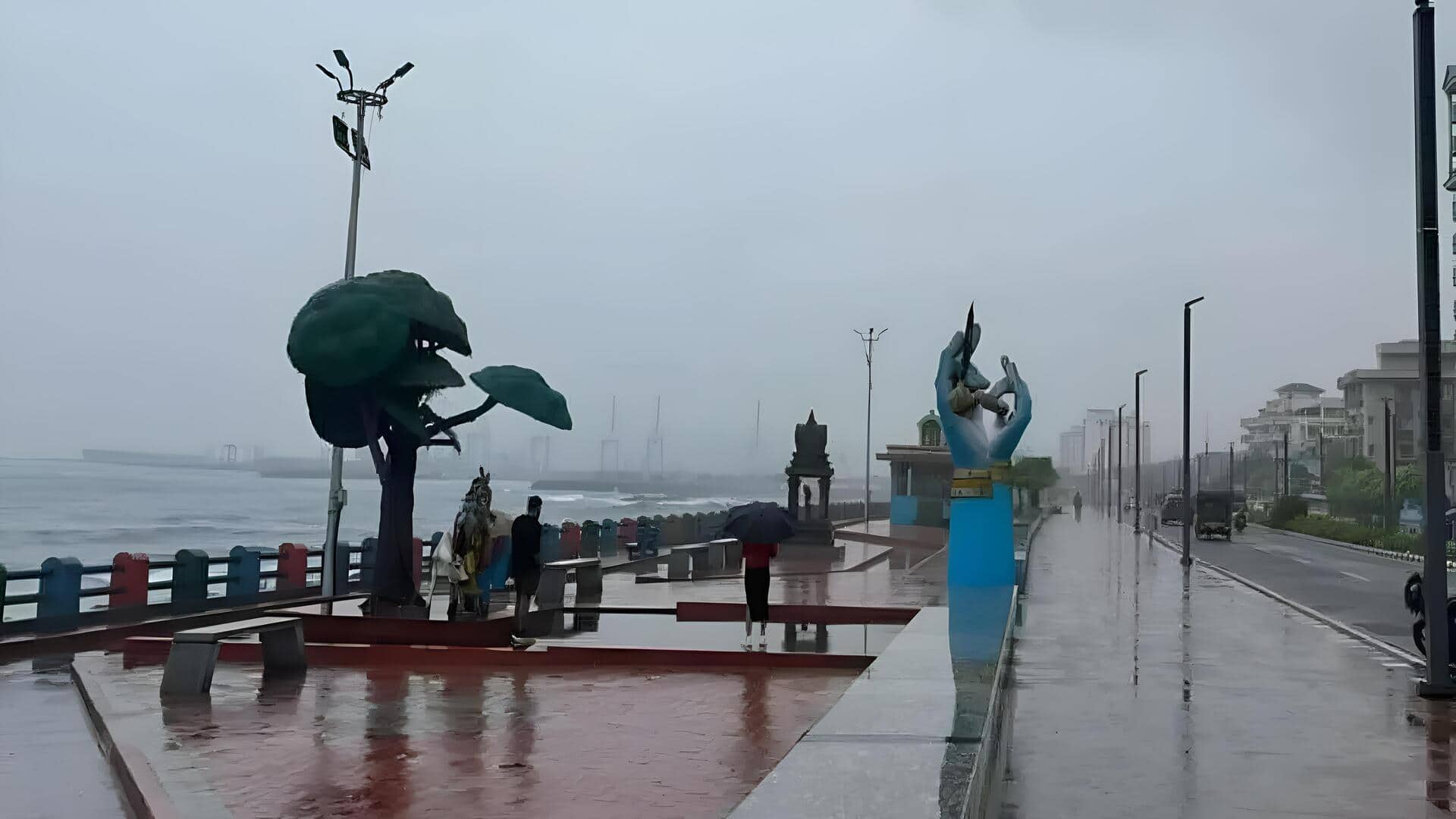 Rain Alert in Andhra Pradesh: ద్రోణి ఎఫెక్ట్.. నేడు ఏపీలో పలు జిల్లాలకు పిడుగులతో కూడిన వర్షాలు
