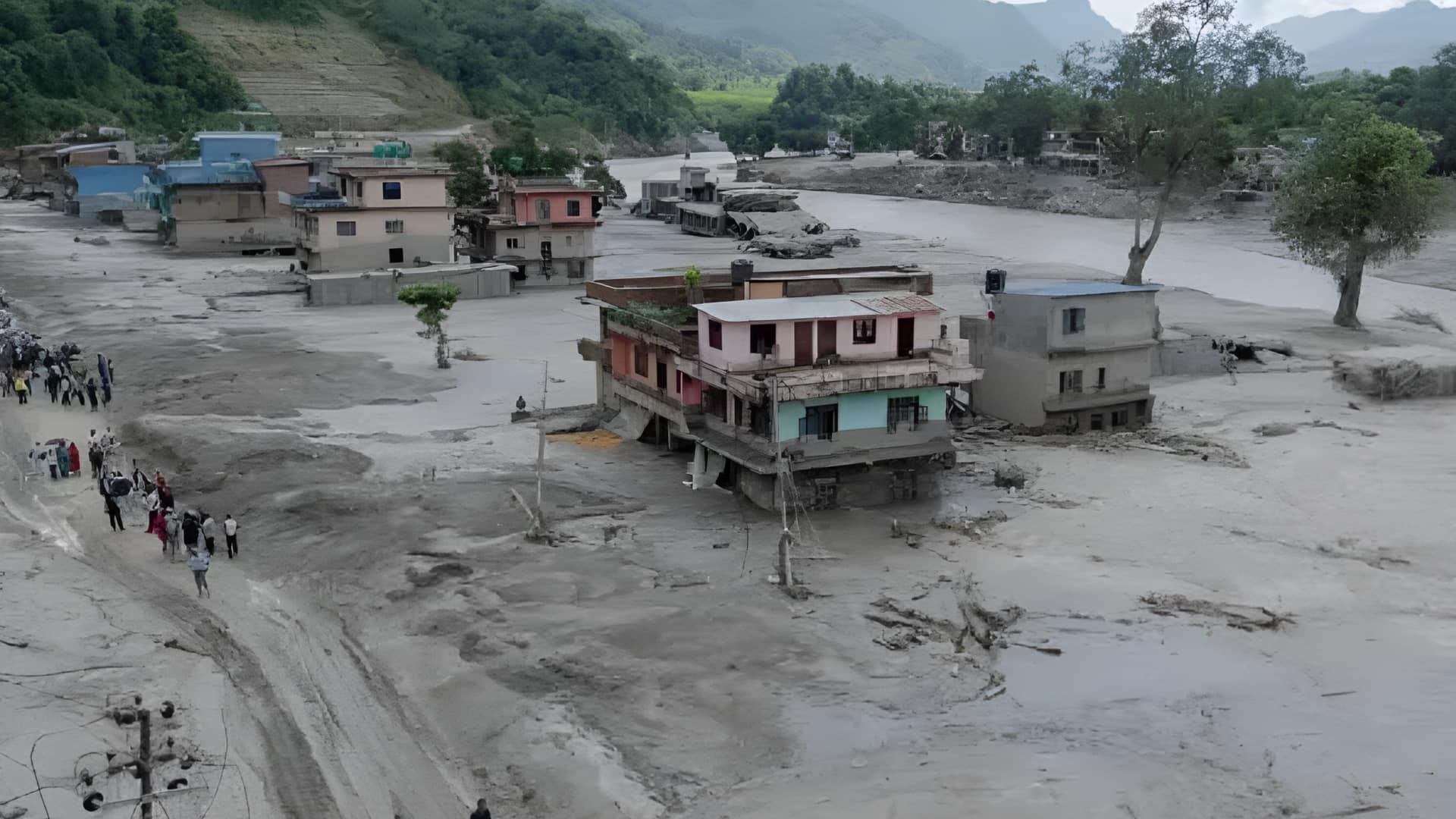 Nepal Flood: నేపాల్‌లో వరద బీభత్సం.. పొట్టకూటి కోసం బాధితుల బతుకు పోరాటం