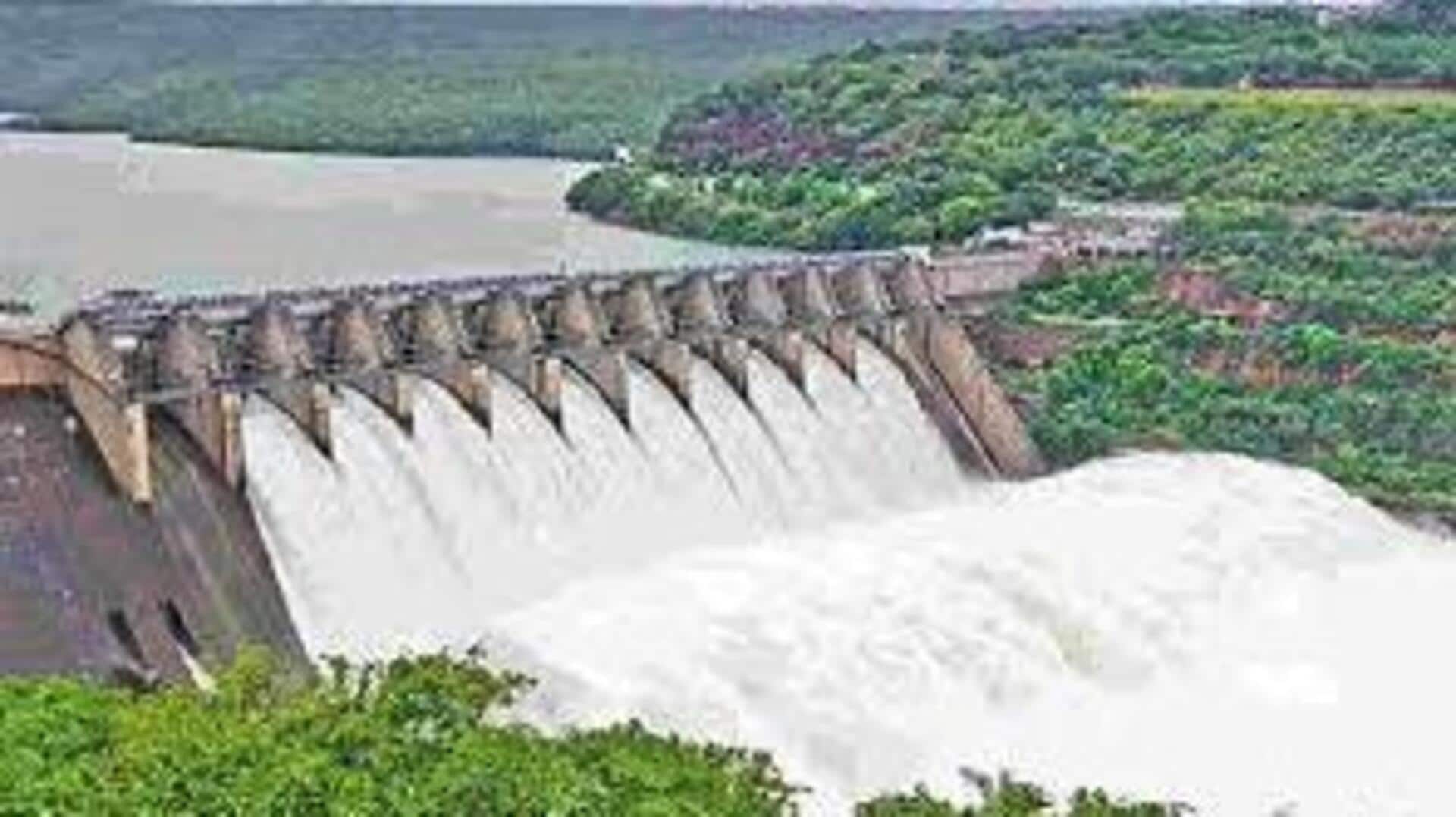 Srisailam Bridge: శ్రీశైలం జలాశయానికి కొనసాగుతున్న వరద Srisailam Bridge: శ్రీశైలం జలాశయానికి కొనసాగుతున్న వరద