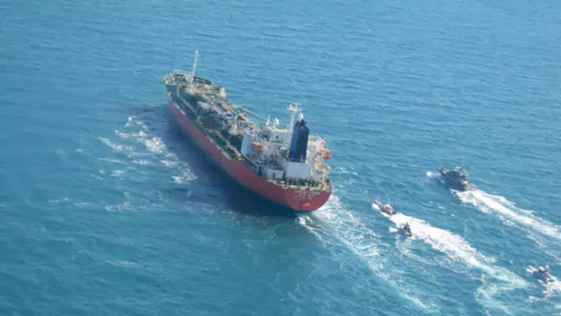 Russian Oil: రష్యాపై ఆంక్షల ఎఫెక్ట్.. ఒక్క రోజే 16% పెరిగిన ట్యాంకర్ల ఛార్జీలు  Russian Oil: రష్యాపై ఆంక్షల ఎఫెక్ట్.. ఒక్క రోజే 16% పెరిగిన ట్యాంకర్ల ఛార్జీలు