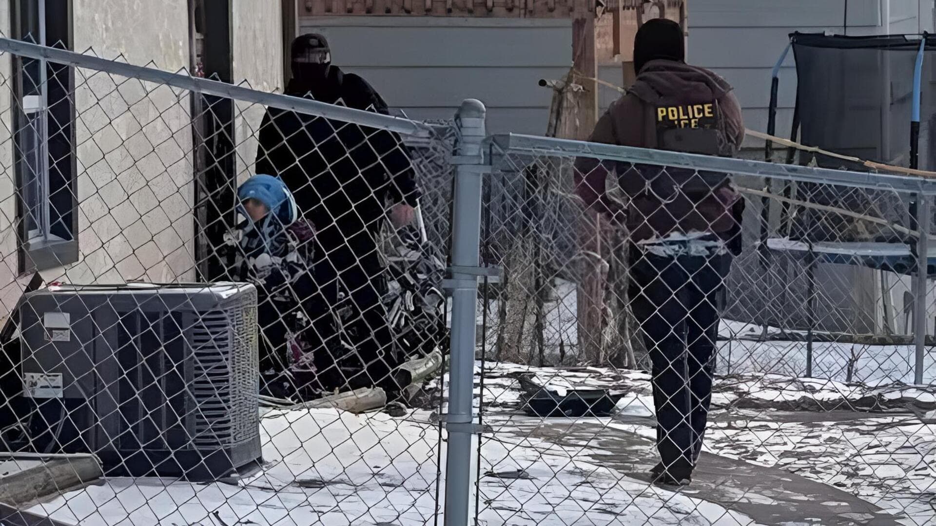 #NewsBytesExplainer: ఐదేళ్ల పసివాడిని అదుపులోకి తీసుకున్న ICE.. లియామ్ రామోస్ కేసు వెనుక అసలు కథ ఏమిటంటే?