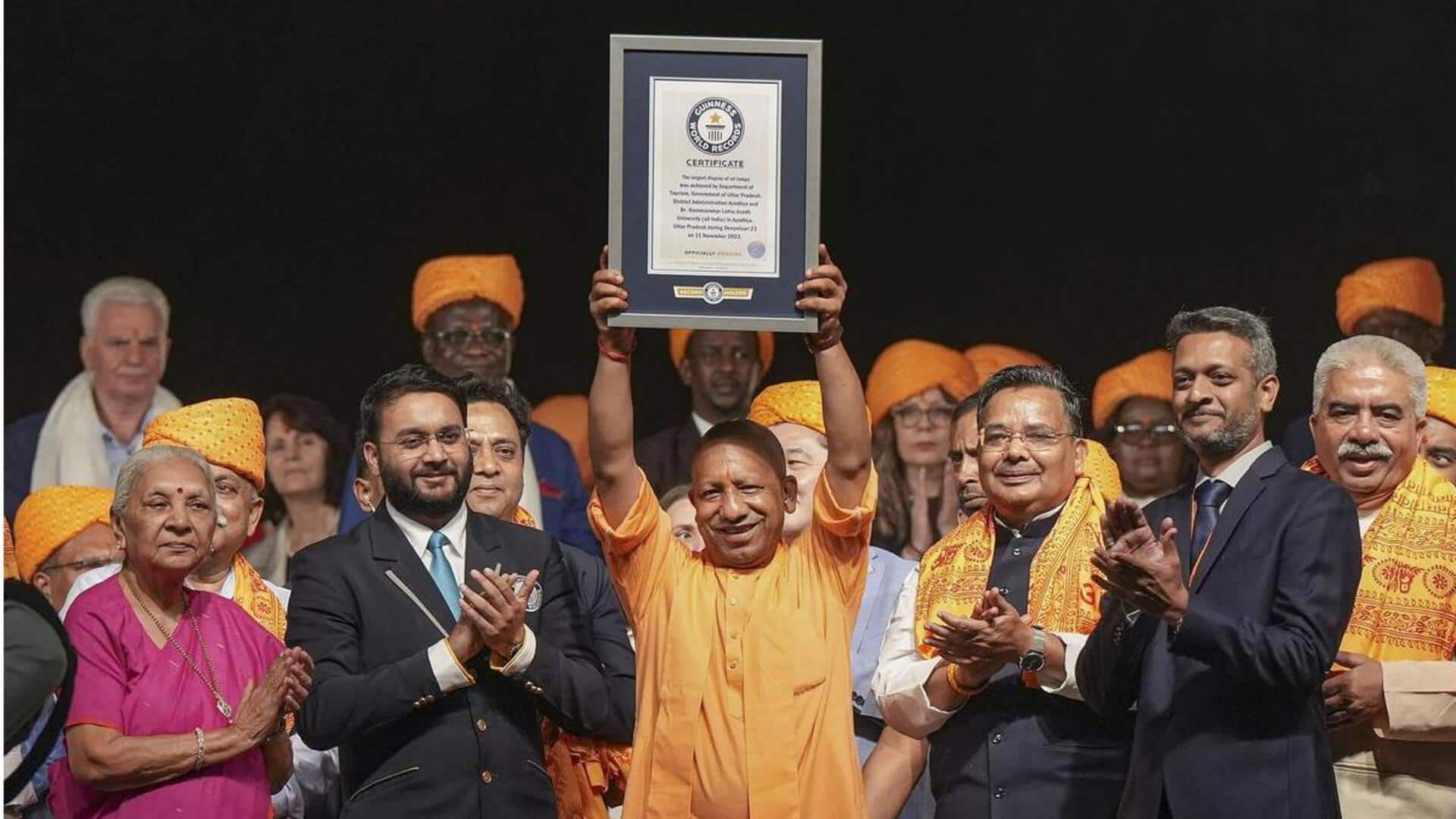 Ayodhya Deepotsavam: 2.6 మిలియన్ దీపాల ప్రదర్శనతో అయోధ్య దీపోత్సవానికి గిన్నిస్ బుక్లో స్థానం Ayodhya Deepotsavam: 2.6 మిలియన్ దీపాల ప్రదర్శనతో అయోధ్య దీపోత్సవానికి గిన్నిస్ బుక్లో స్థానం